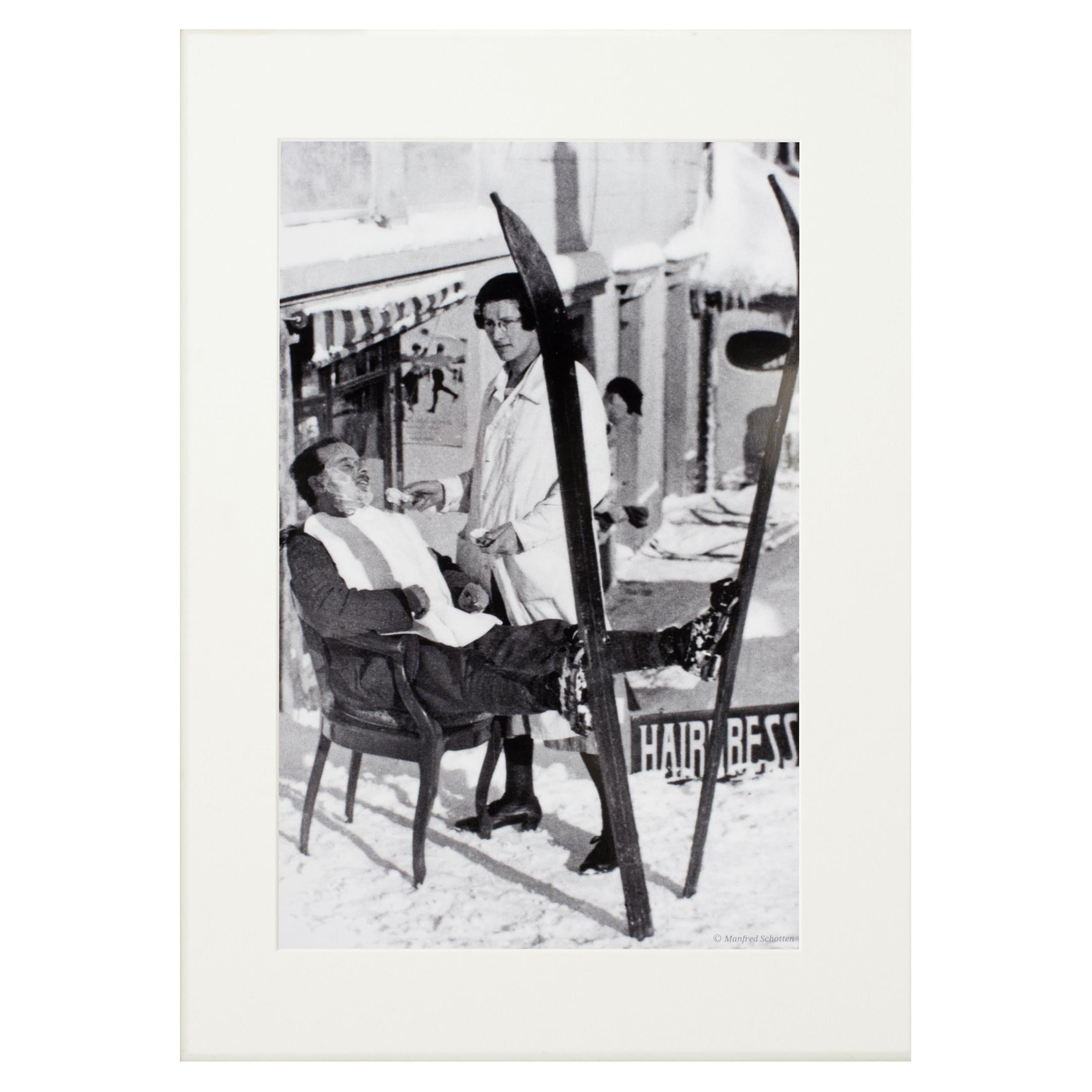 Photographie de ski alpin, "Haircut Sir", tirée de l'original des années 1930 en vente