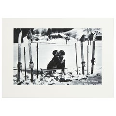 Alpinskifotografie „LIEBE IM SCHNEE“, aufgenommen nach einem Original aus den 1930er Jahren