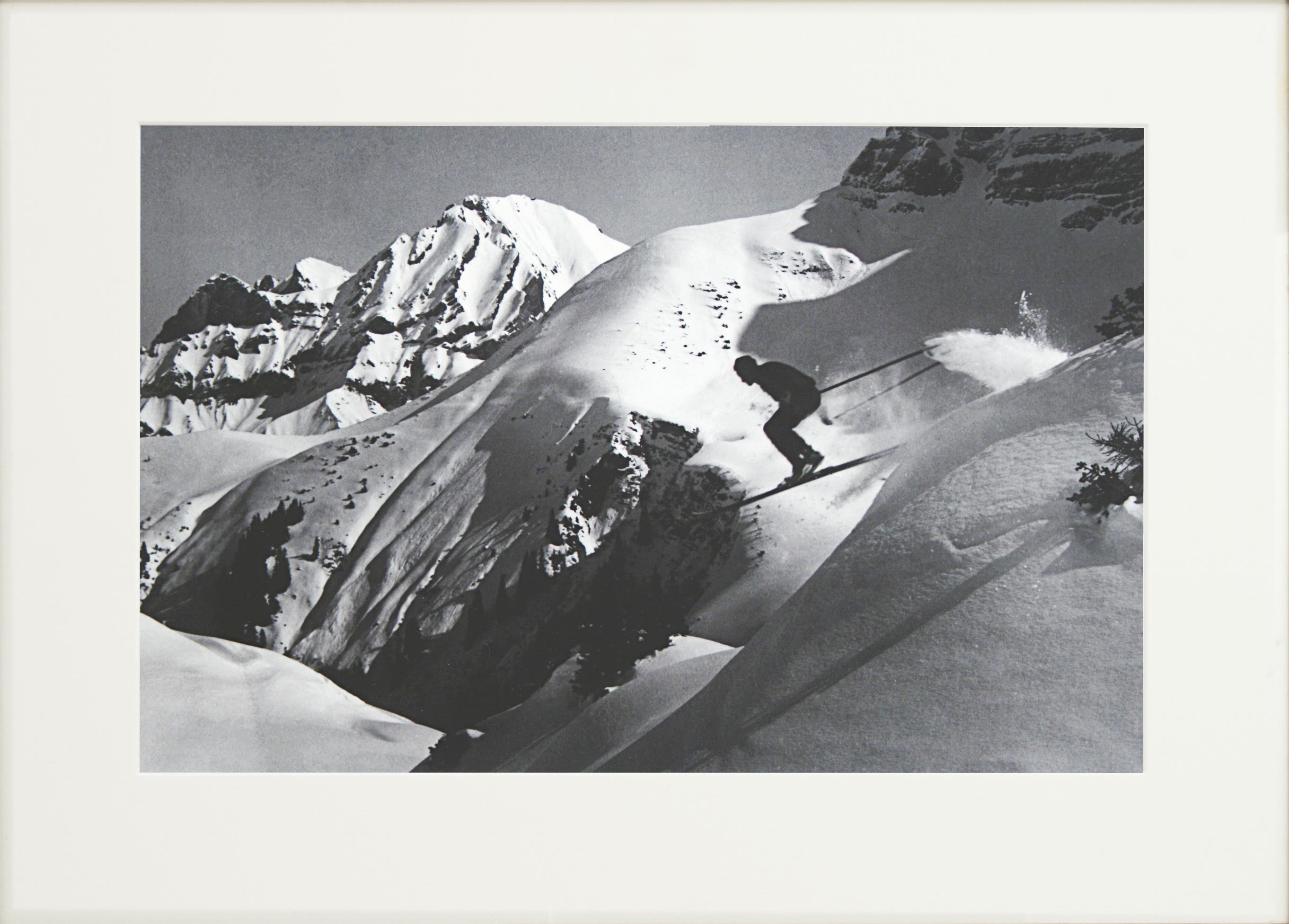 Alpinskifotografie, „THE JUMP“, aufgenommen nach einem Original aus den 1930er Jahren (Jagdkunst) im Angebot