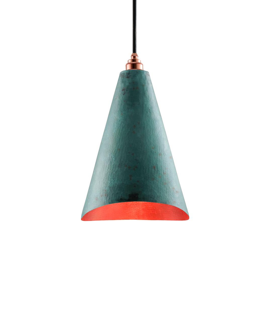 Alquimia Cono: Contemporary Polished Conical Copper Pendant Lamp  In New Condition For Sale In San Miguel de Allende, MX