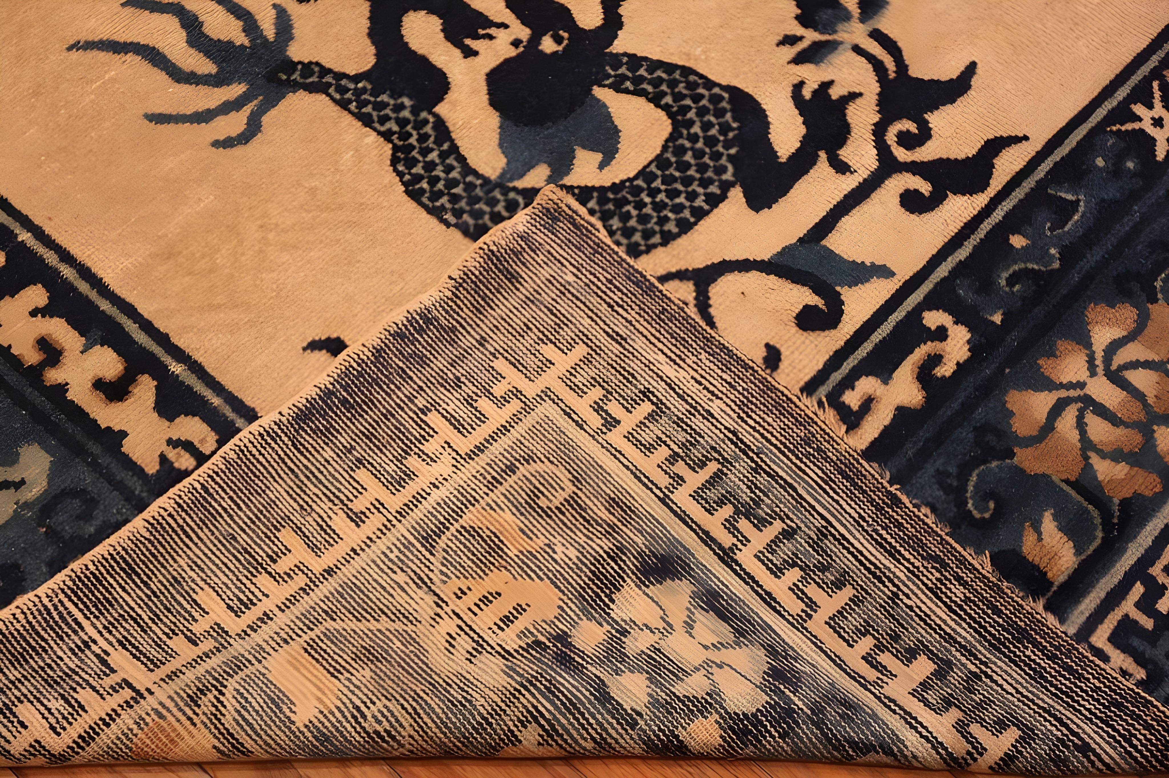 Colección Alriz: Una hermosa alfombra de marfil de dragón del siglo XIX de Ningxia (China) Chino en venta