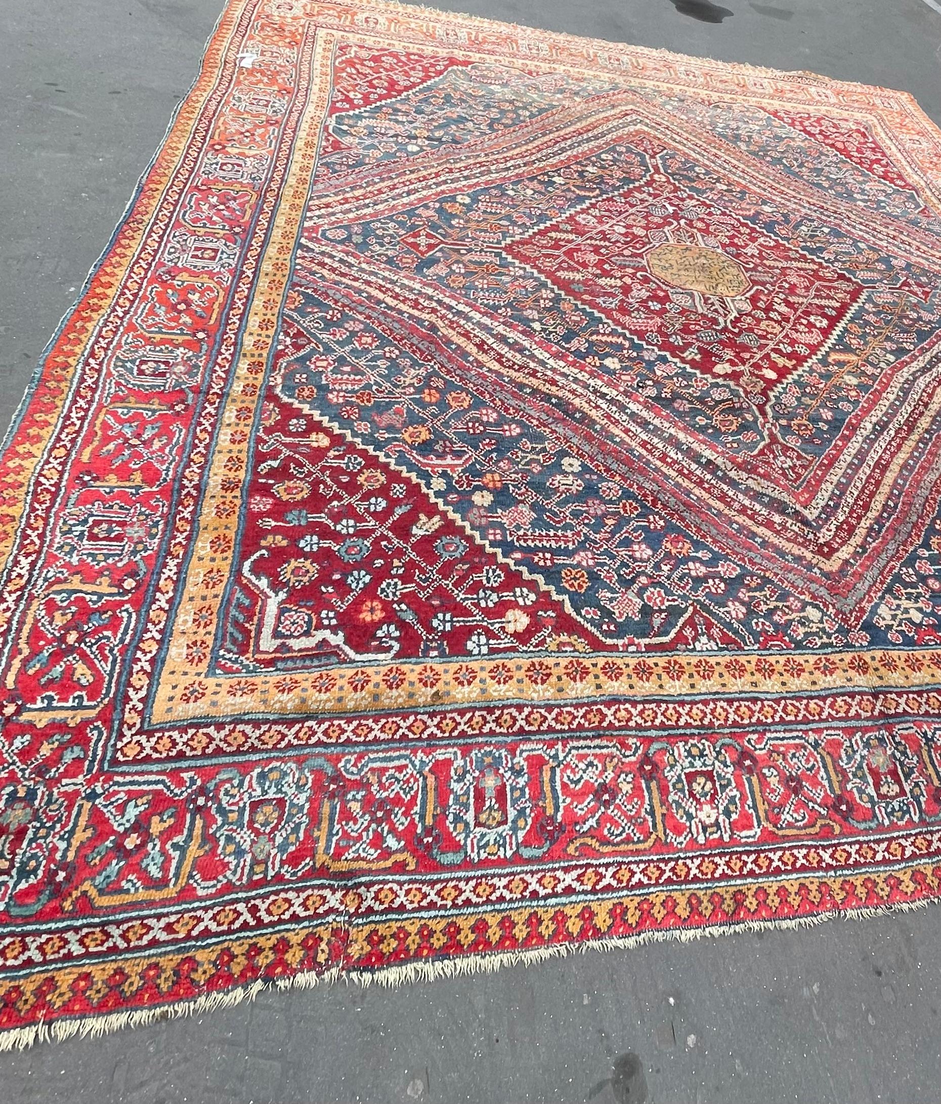 Kollektion Alriz: Ein großer südpersischer Teppich in Mohatsham-Design (Persisch) im Angebot