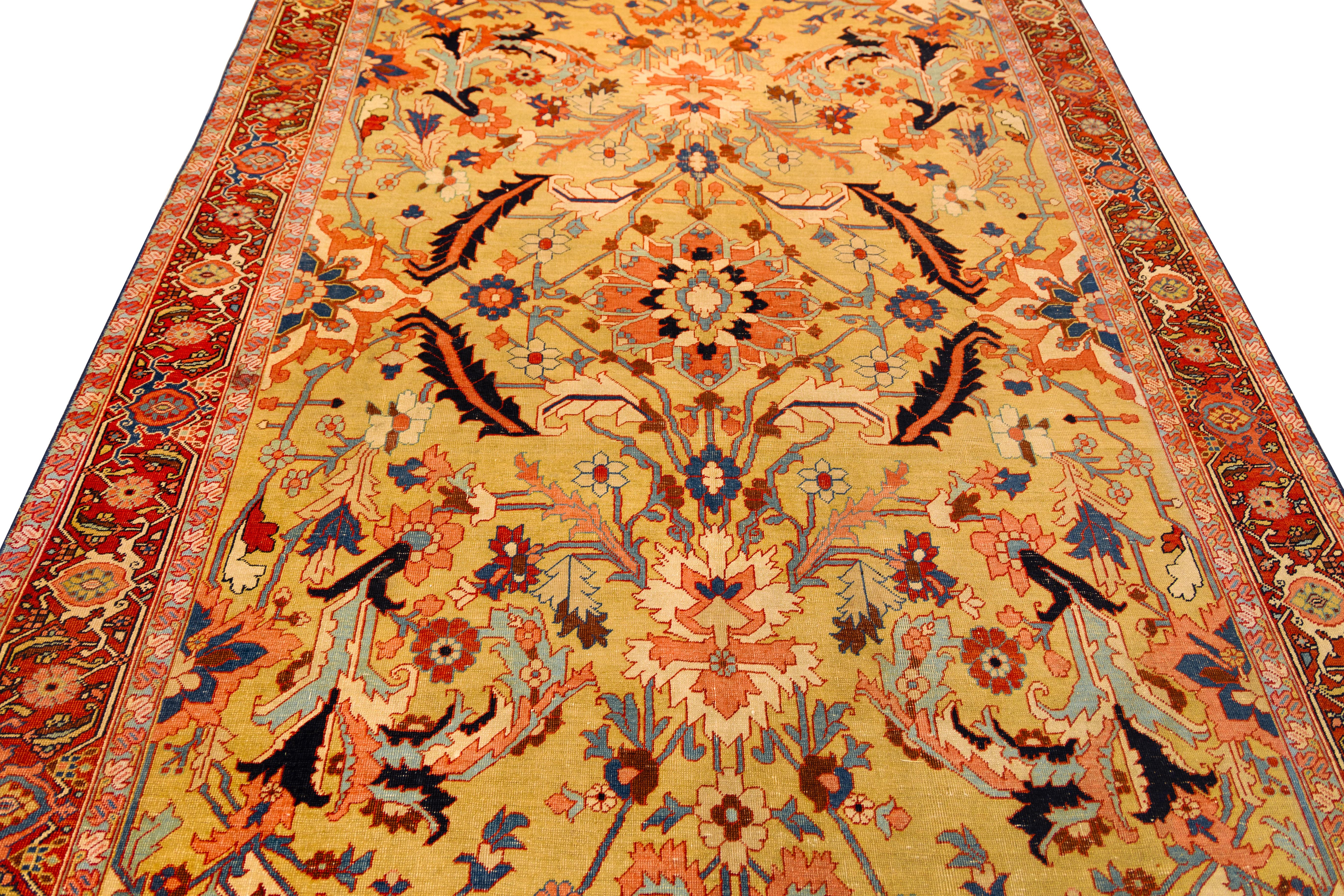 Alriz collection Rare Gold persian Serapi rug 19th century In Excellent Condition For Sale In Harrington Park, NJ