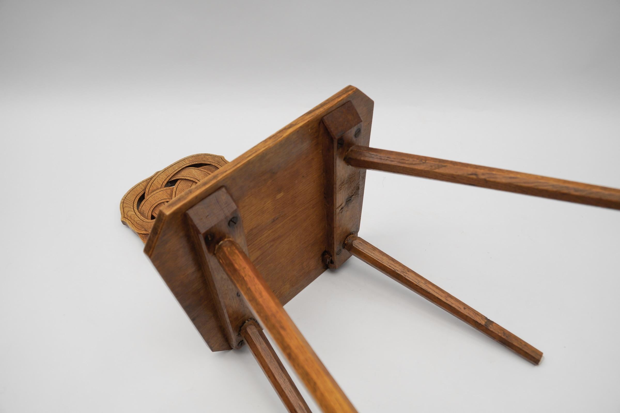 Alsatianischer Stuhl mit verschlungenem Muster auf der Rückenlehne, Frankreich 1930er Jahre im Angebot 2