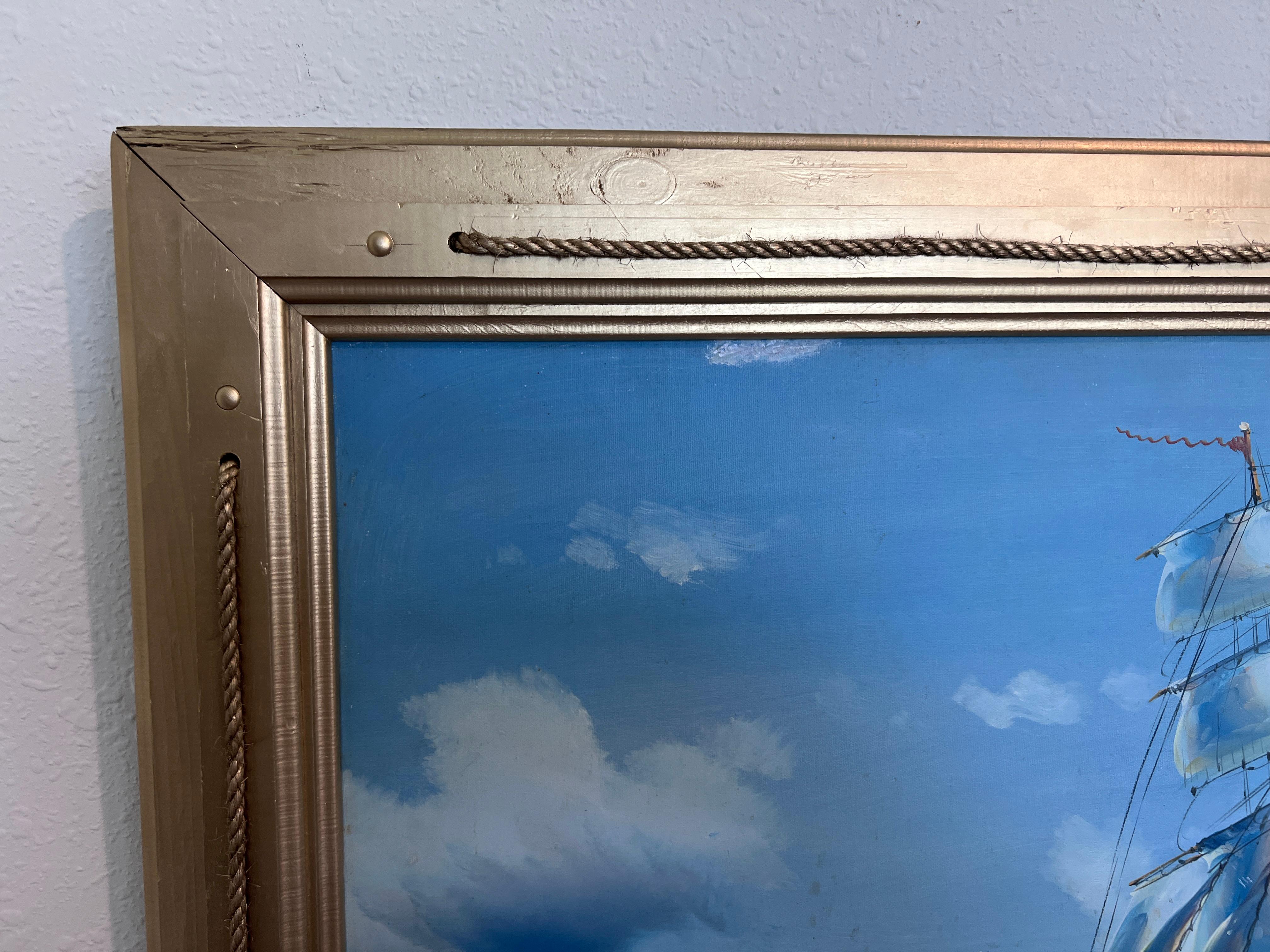 Dieses Vintage-Öl auf Leinwand, signiert auch unten rechts, zeigt ein majestätisches großes Schiff unter vollen Segeln, das sich durch rollende Wellen schneidet. Die Künstlerin fängt die Dramatik des offenen Meeres mit kräftigen Blautönen,