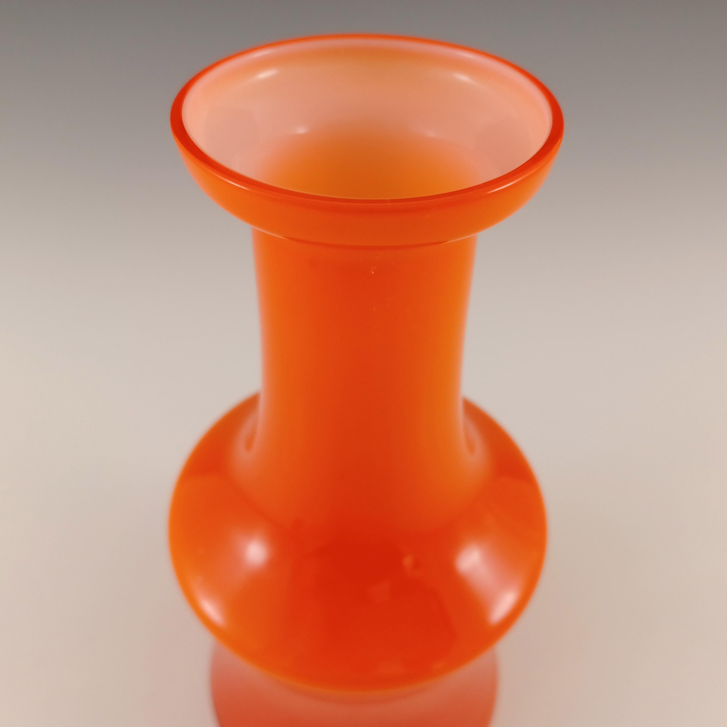 Alsterfors #AV281/20 Vaso in vetro opalino arancione svedese In condizioni buone in vendita a Bolton, GB