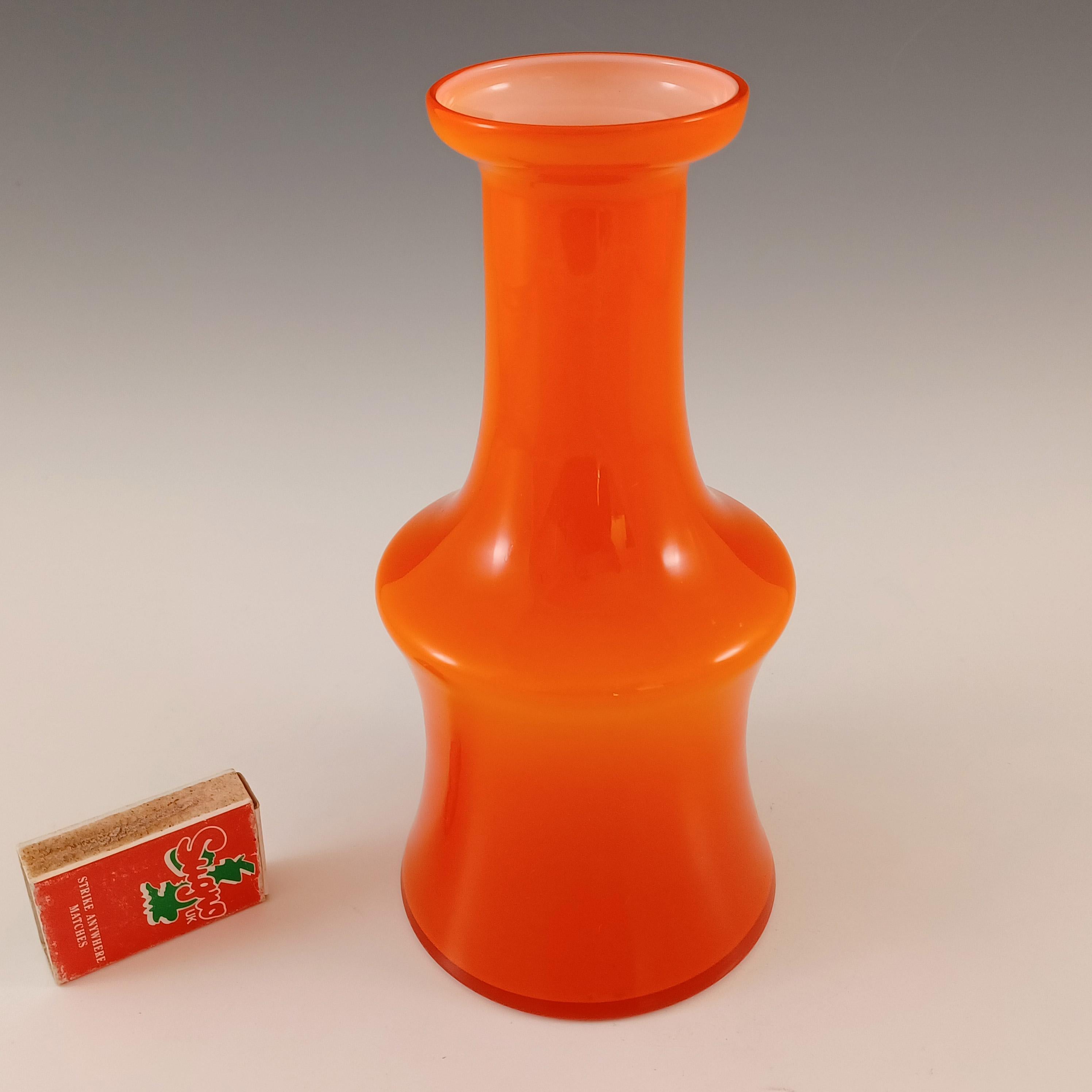 Alsterfors #AV281/20 Vaso in vetro opalino arancione svedese in vendita 1