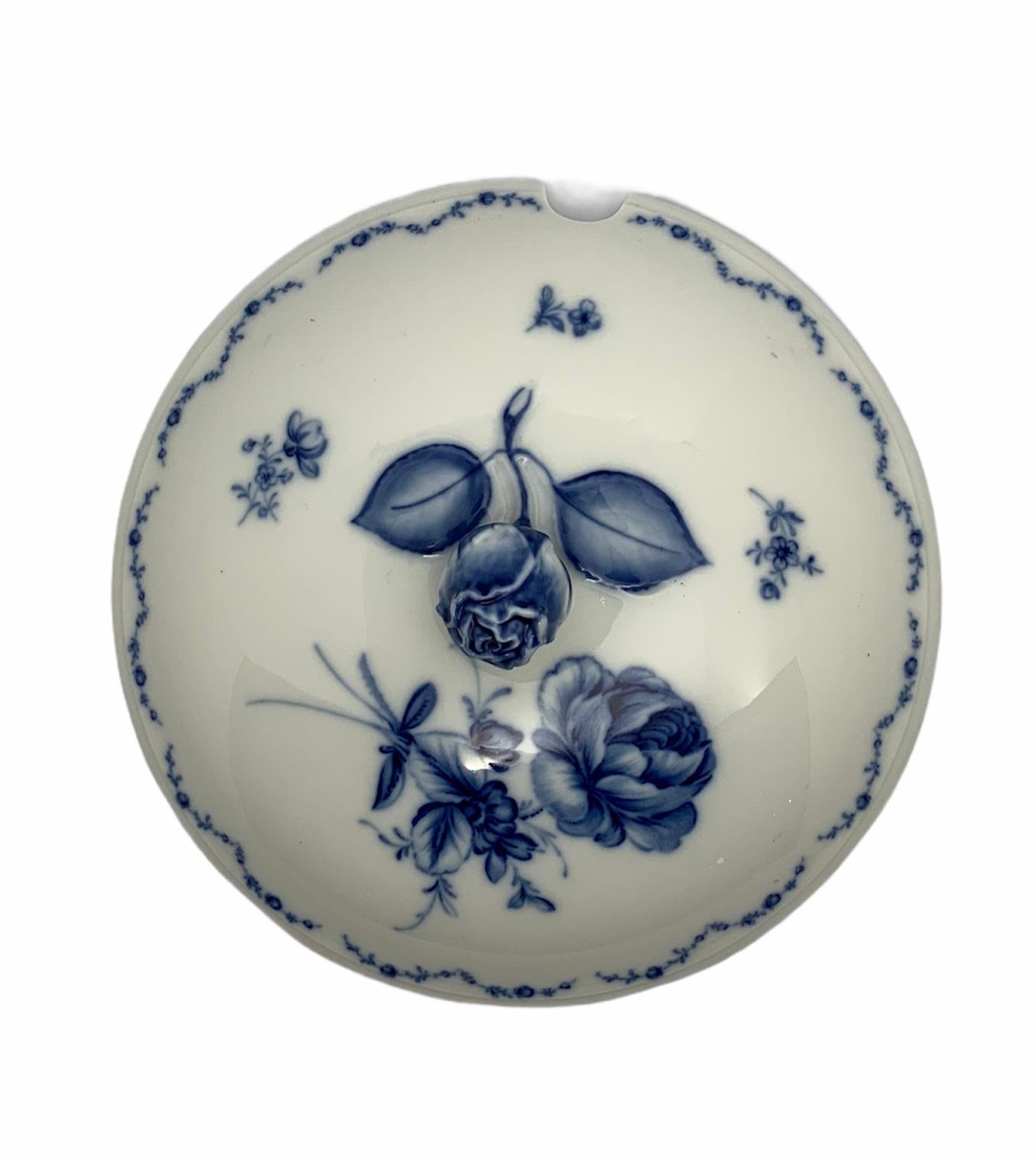 Alt Furstenberg Porcelain Lottine Round Tureen For Sale 4