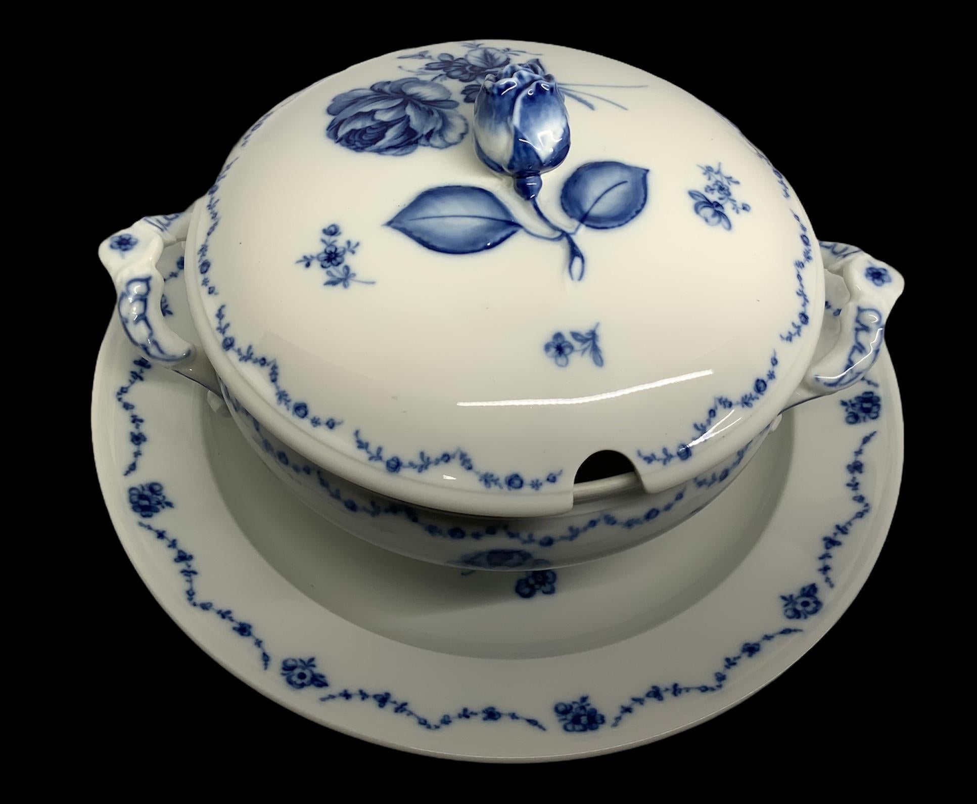Alt Furstenberg Porcelain Lottine Round Tureen For Sale 9