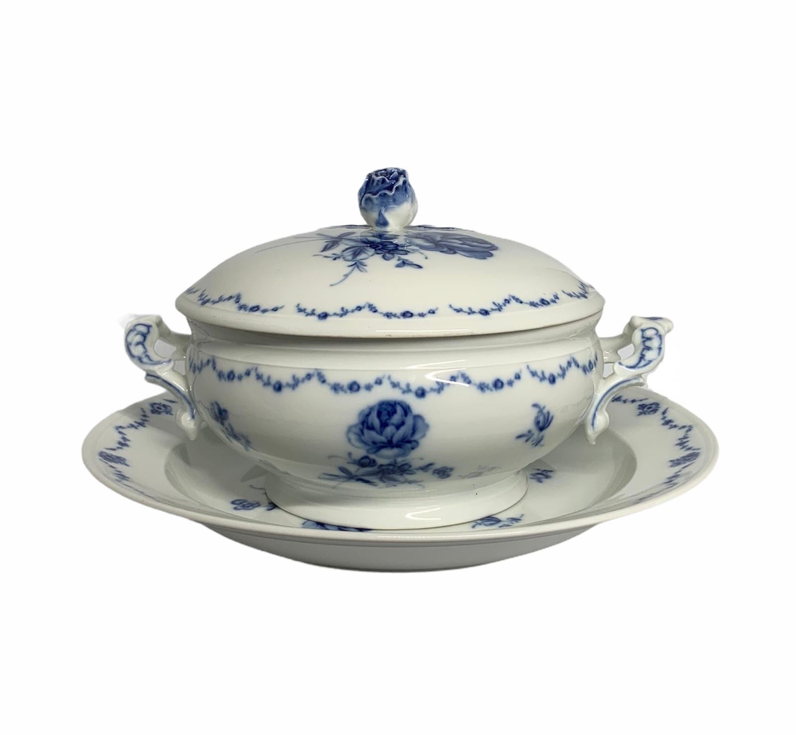 Allemand Soupière ronde Lottine en porcelaine Alt Furstenberg Porcelain en vente