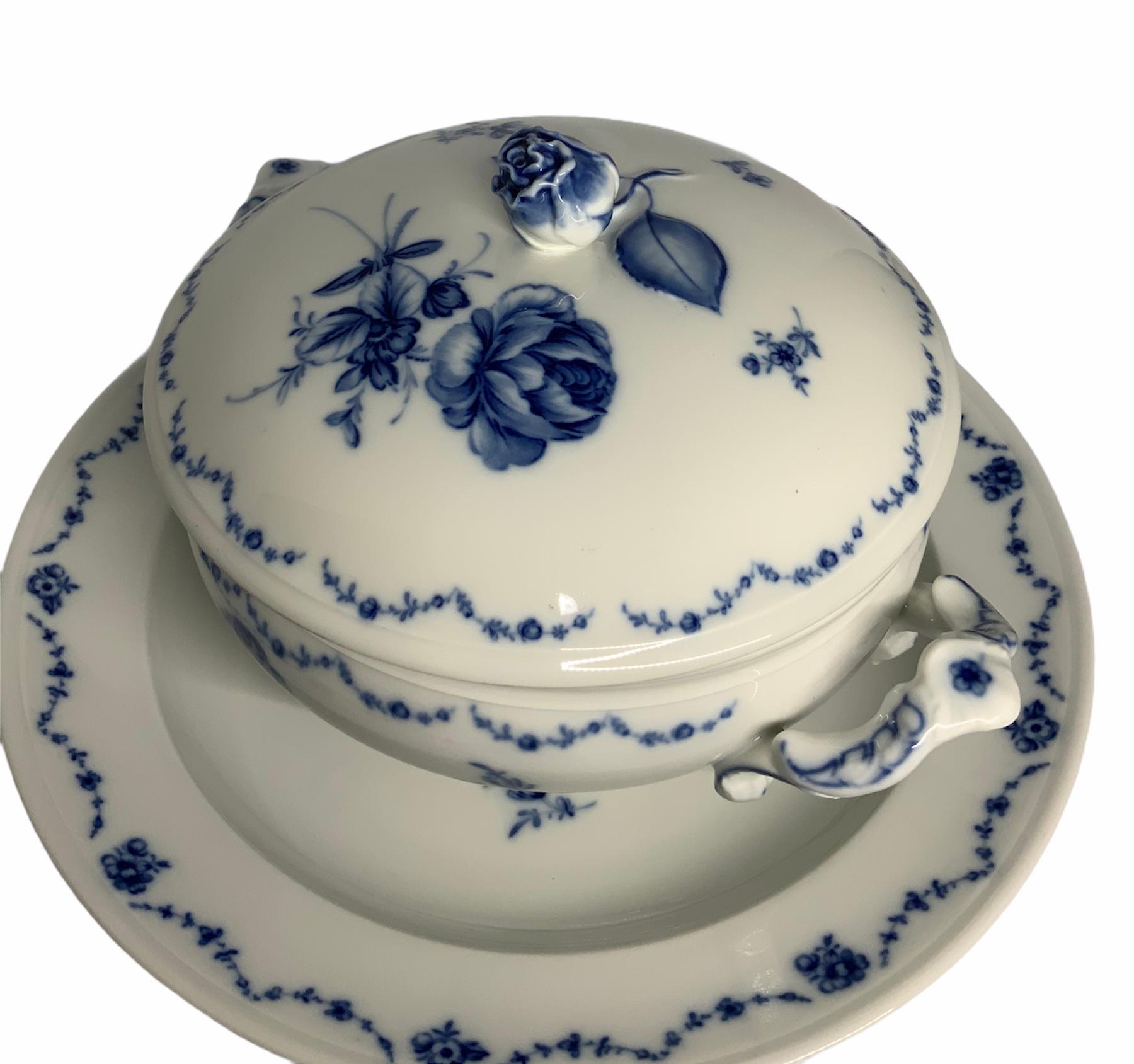 Rococo Alt Furstenberg Porcelain Lottine Round Tureen For Sale