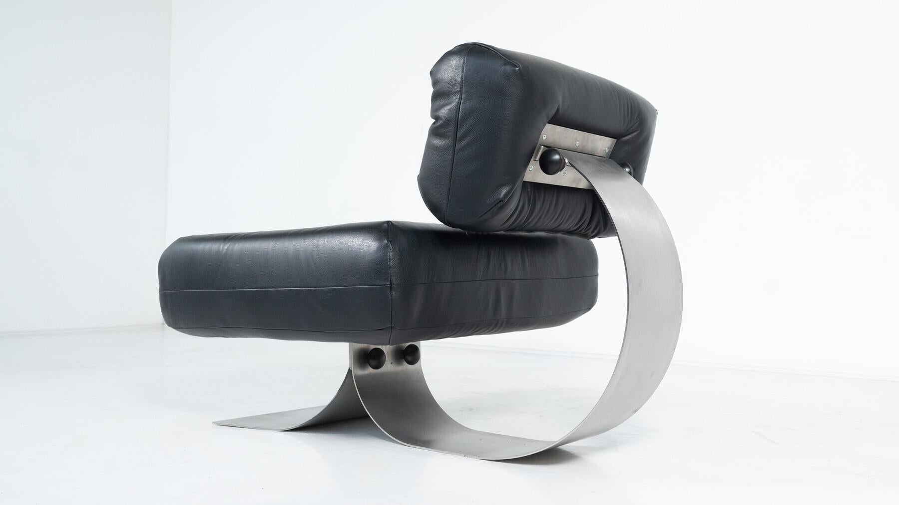 Loungesessel und Ottomane „Alta“ von Oscar Niemeyer für Mobilier International 7