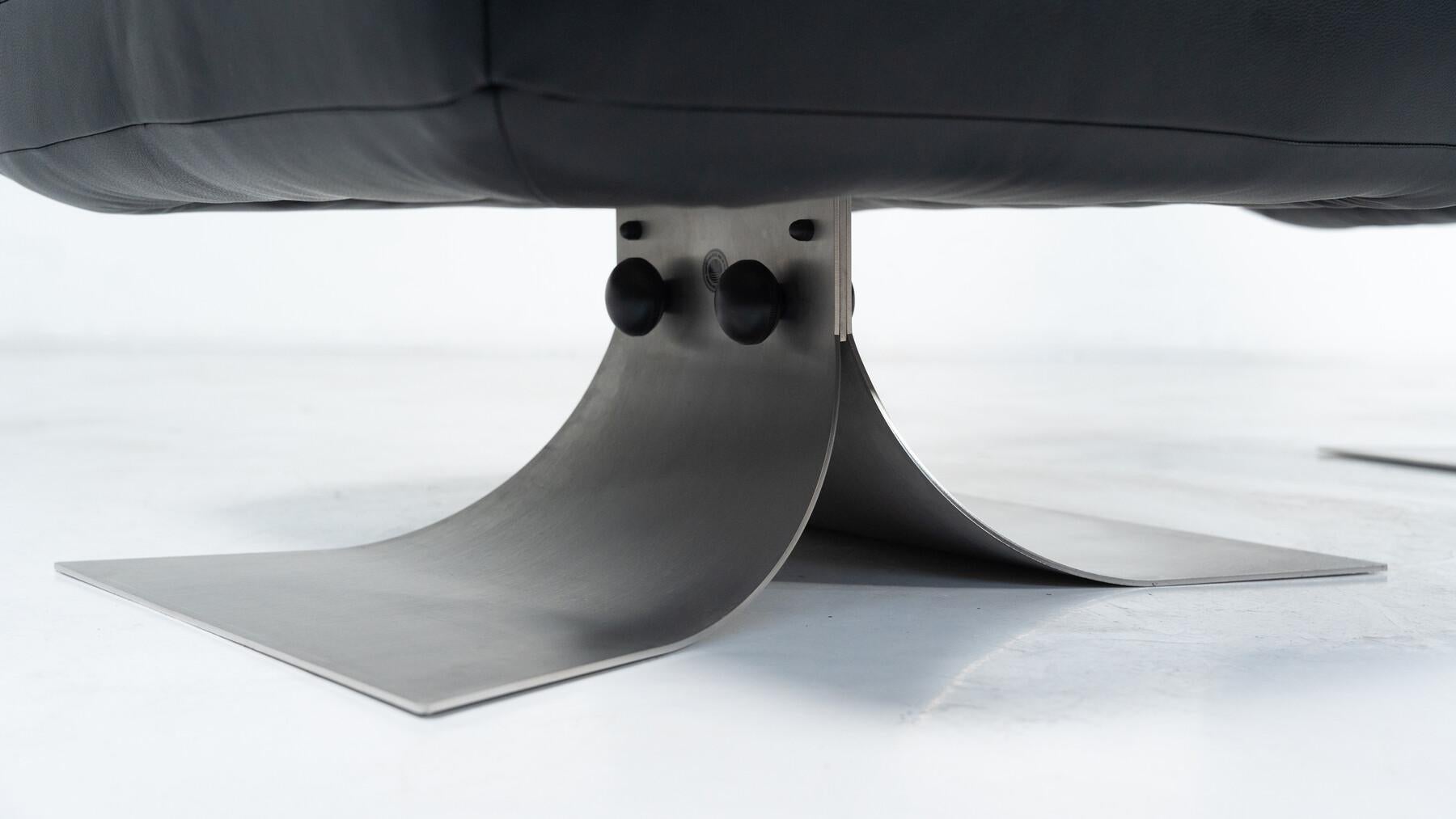 Loungesessel und Ottomane „Alta“ von Oscar Niemeyer für Mobilier International (Brasilianisch)