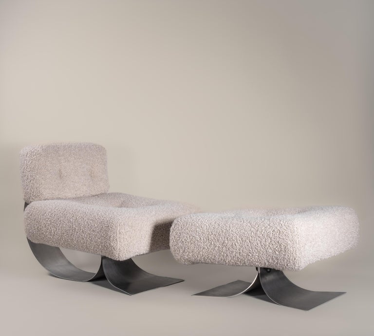 The Alta lounge chair was the first piece of furniture designed by renowned architect Oscar Niemeyer, alongside his daughter Anna Maria Niemeyer in 1971. The Alta lounge chair and ottoman showcase Niemeyer's signature—simple, modern curves. This