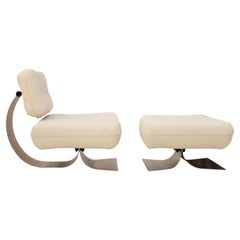 Fauteuil de salon modèle "Alta" du rétrofuturisme conçu par Oscar Niemeyer