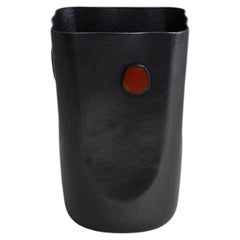 Alta Vase Medium aus Messing mit Halbedelsteinen, Viya von Vikram Goyal