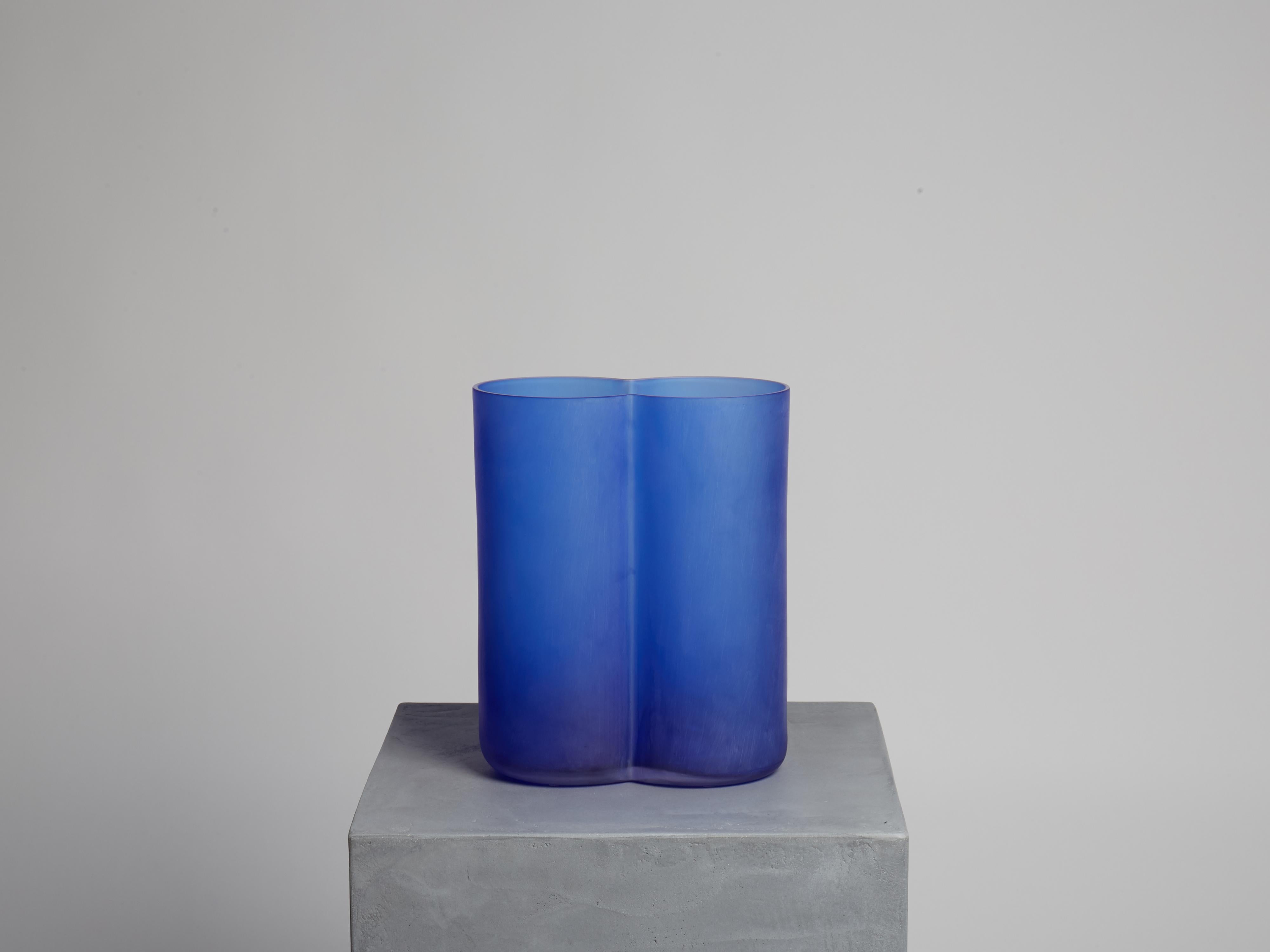 Materials: murano glass, satin finish

Colours: cobalt blue; also available in emerald green or ochre yellow

In January 2017 Calori & Maillard took part to Art City, an event linked to Arte Fiera, with the solo show “Causerie – conversation”