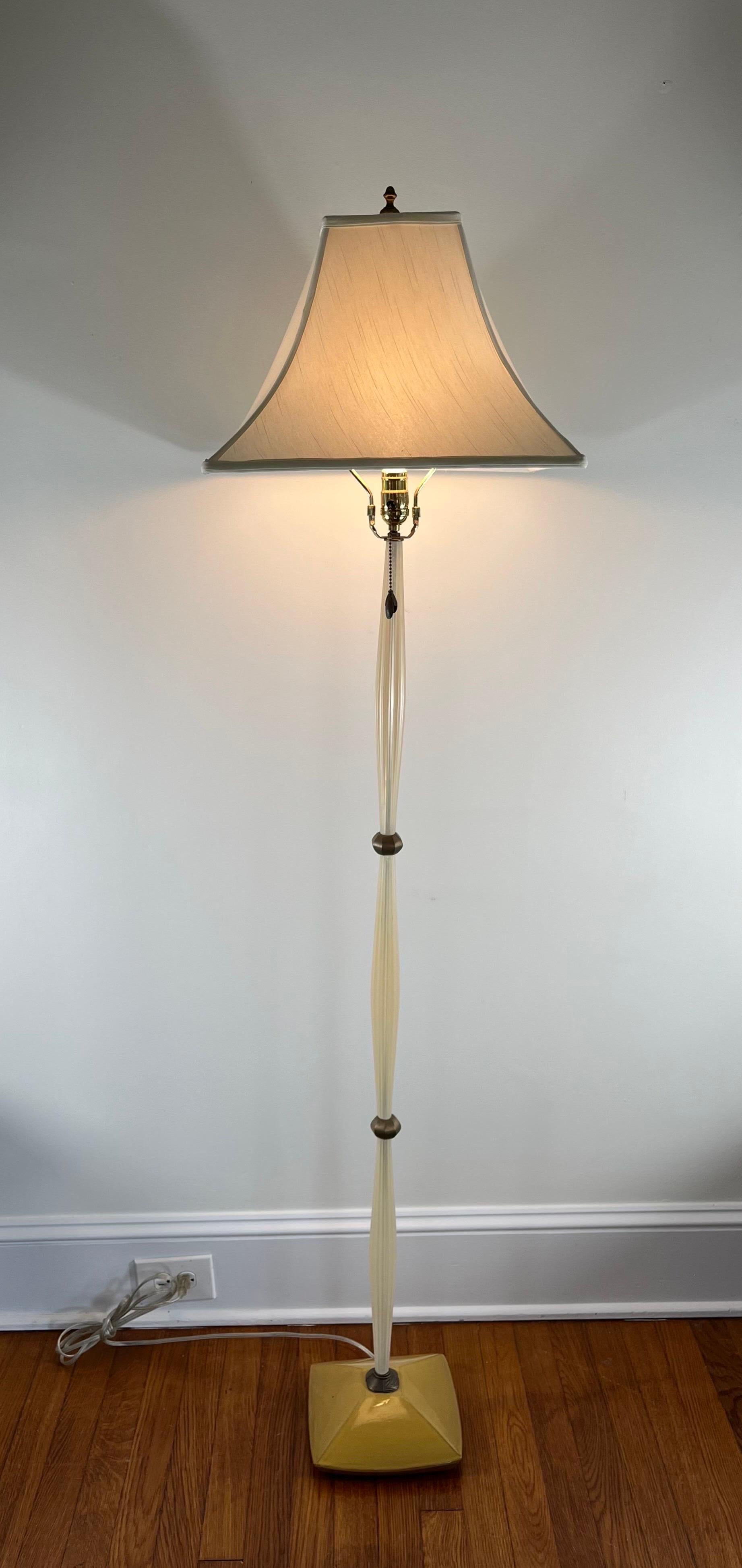Altamira Stehlampe von Michael Lamar, Harlekin-Design im Angebot 1