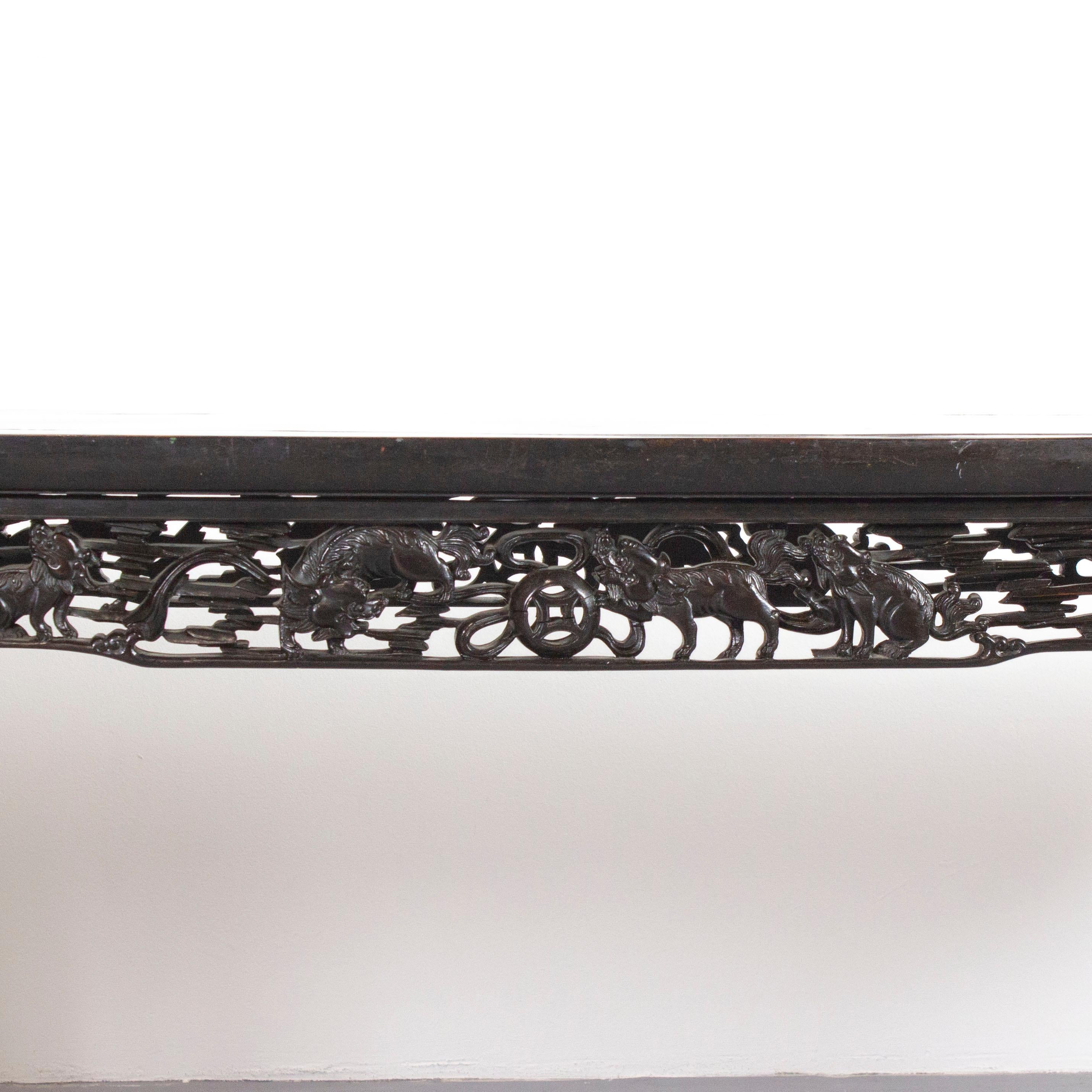 Wood Altar bench in black lacquered woodQing dynasty - China - 19th century For Sale