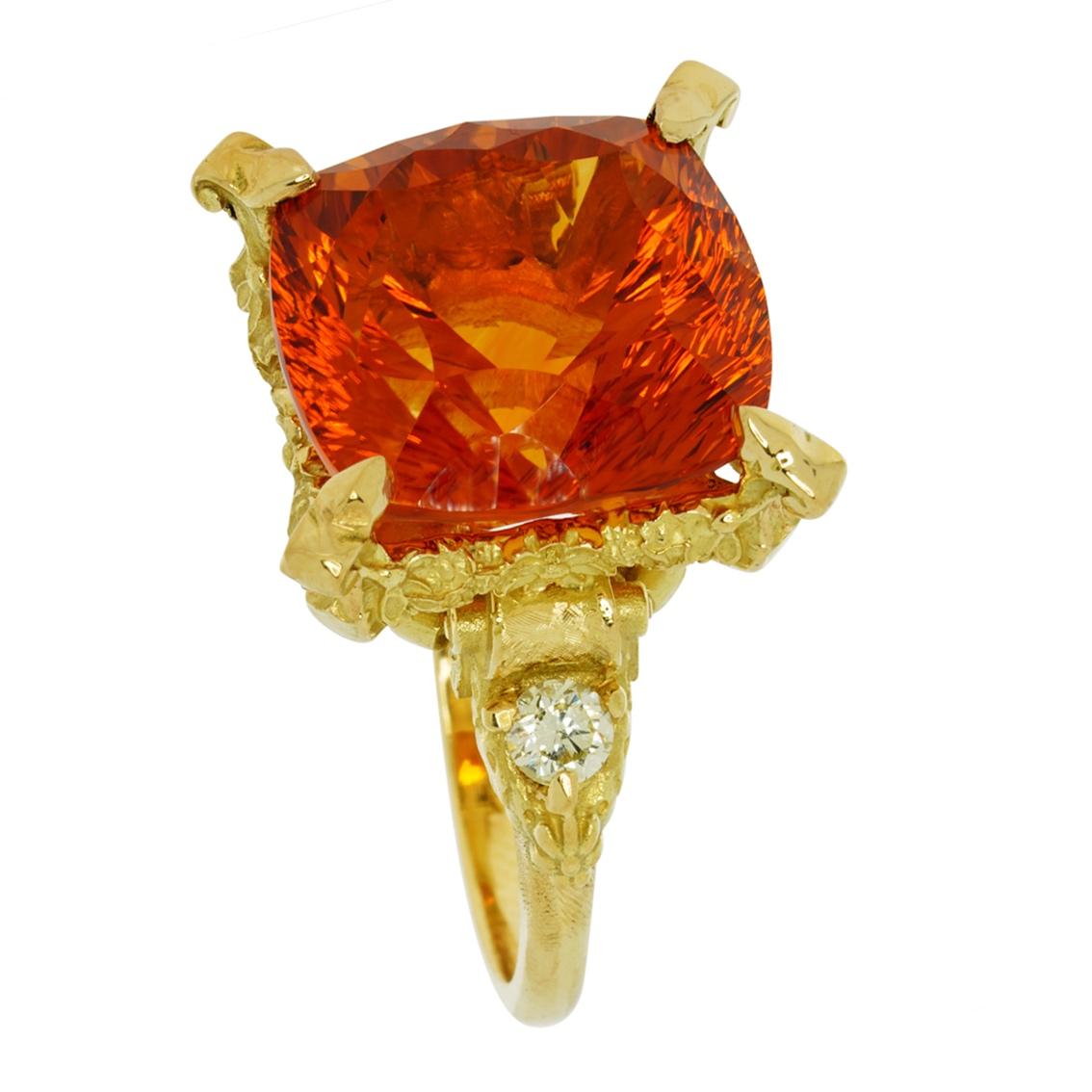 18 Karat Yellow Gold Ring with Concave Cut 14.81ct Citrine and Diamonds For Sale 5