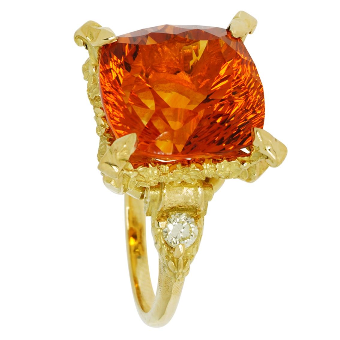 18 Karat Yellow Gold Ring with Concave Cut 14.81ct Citrine and Diamonds In New Condition For Sale In Melbourne, Vic