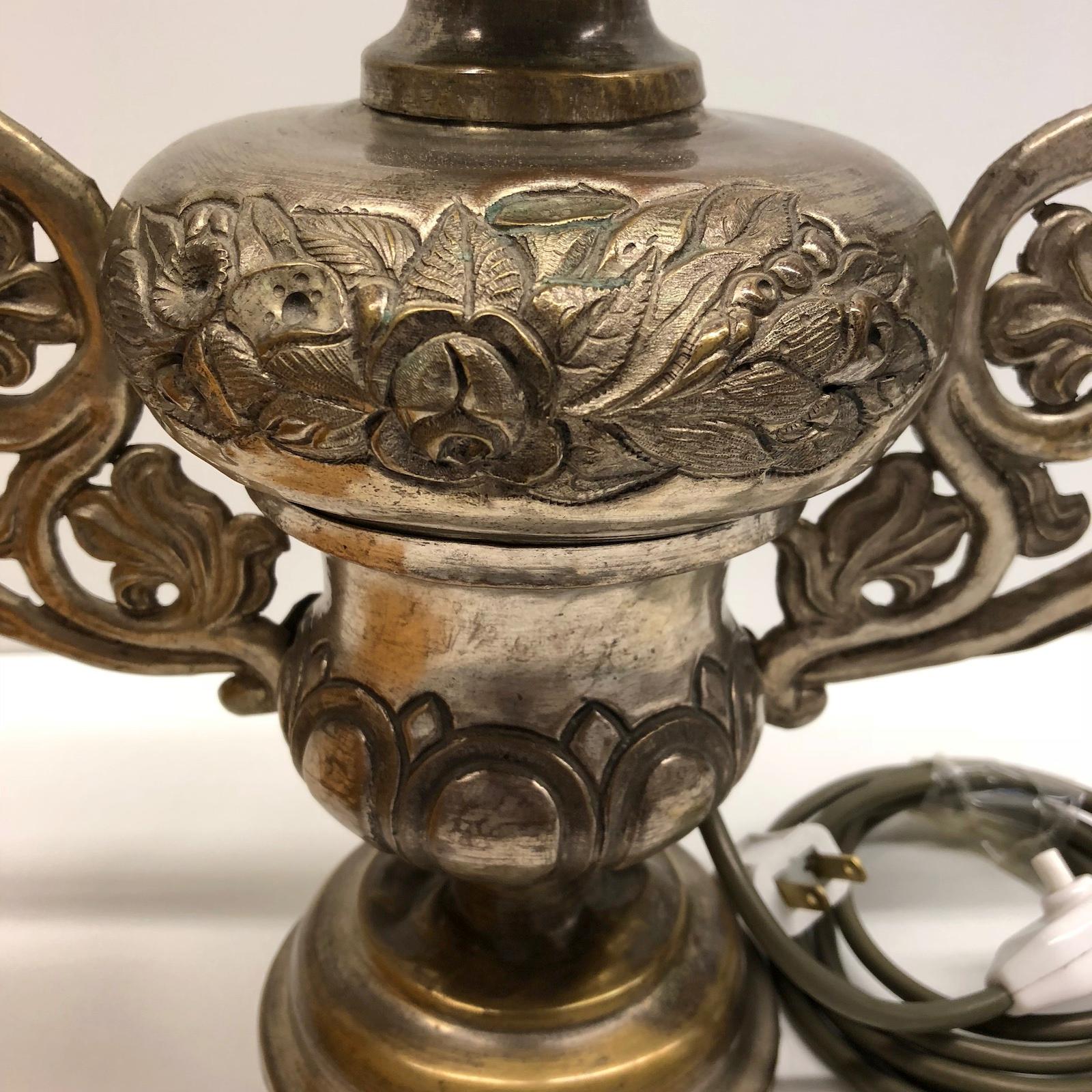 Vase d'autel du milieu du XVIIIe siècle transformé en lampe de bureau, européen, années 1950 en vente 4