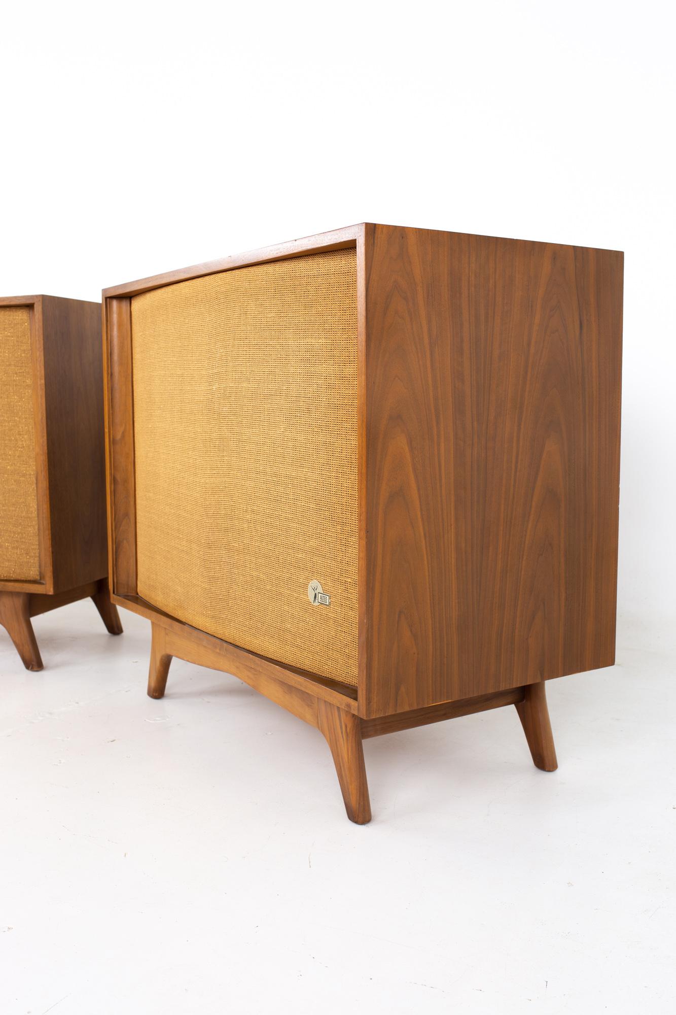 Altec Lansing Mid Century 838A The Carmel Speakers, a Pair In Good Condition In Countryside, IL