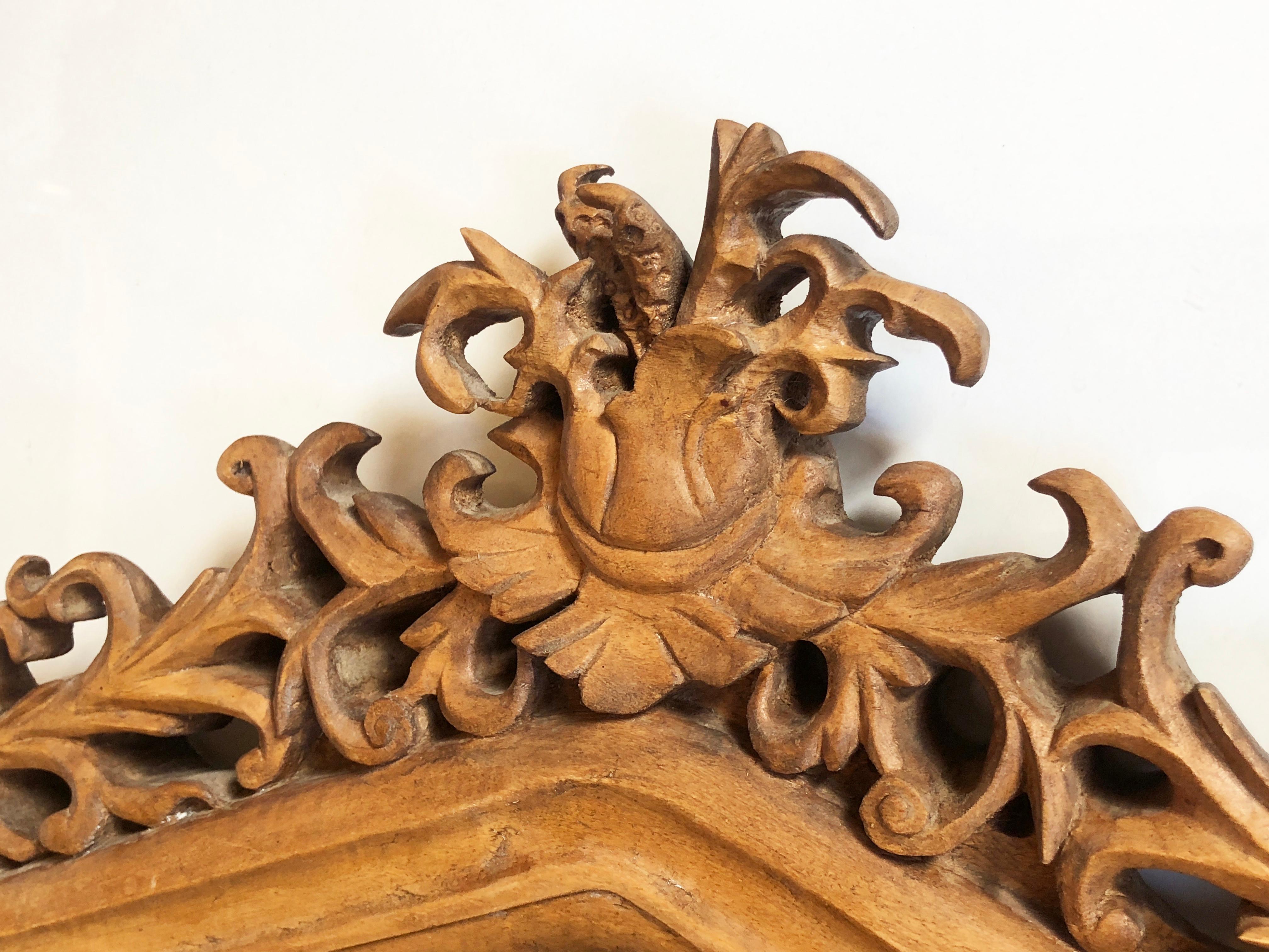 Fait main Antique Mirror Baroque Rokoko Style, Hand Carved Natural Wood, Italy  en vente