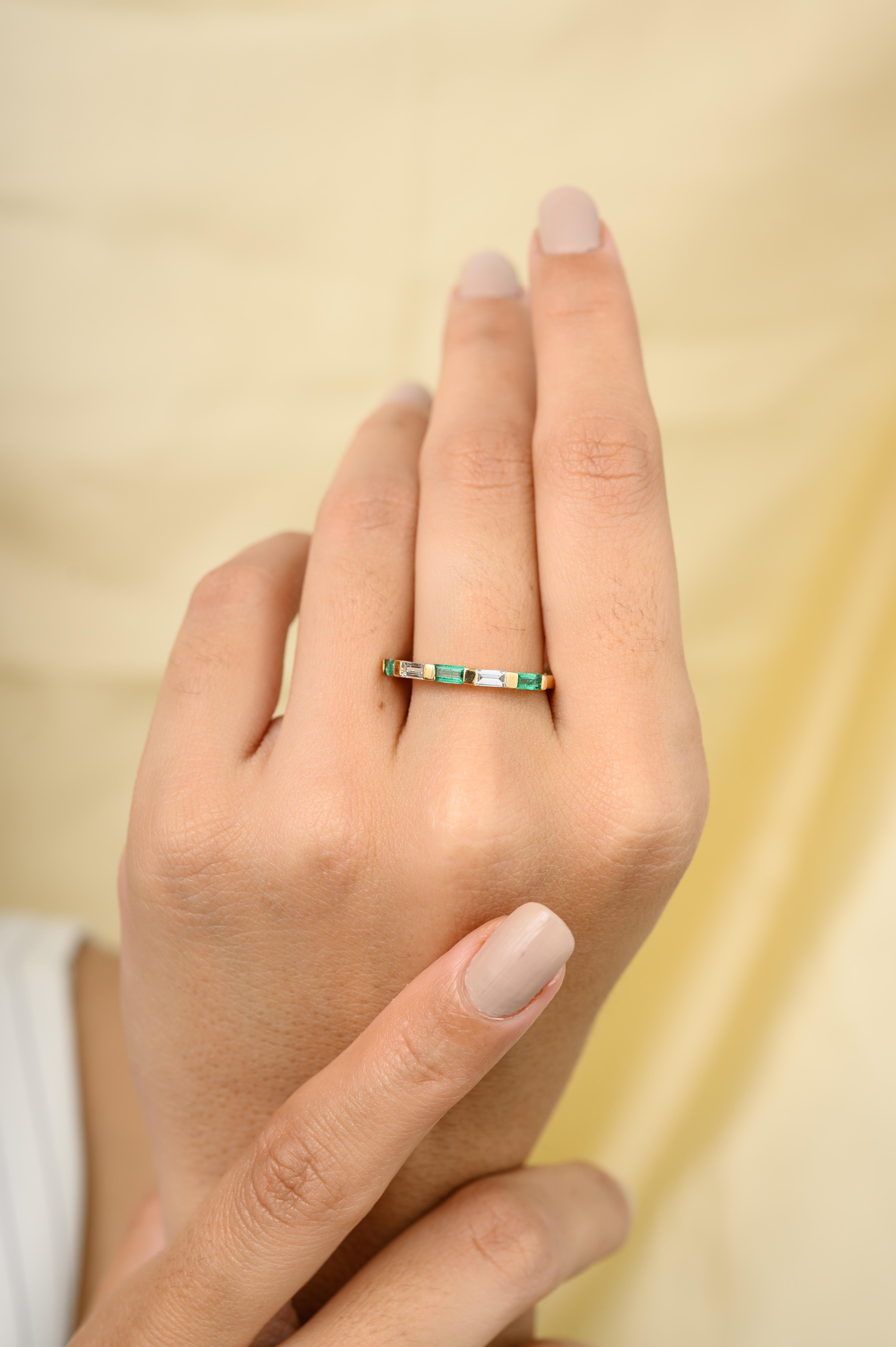For Sale:  Alternate Baguette Emerald Diamond Stackable Band Ring in 18k Yellow Gold 2