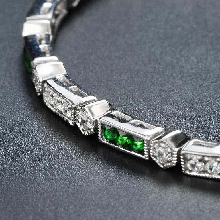 Alternate Row Green Emerald & Diamond Tennis Line 14K White Gold Bracelet im Zustand „Neu“ im Angebot in Oakton, VA