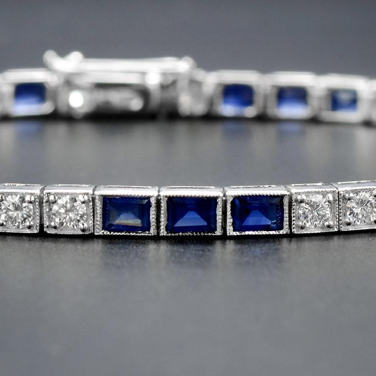 Art déco Alternate Square Shape Blue Sapphire & Diamond White Gold Tennis Line Bracelet en vente