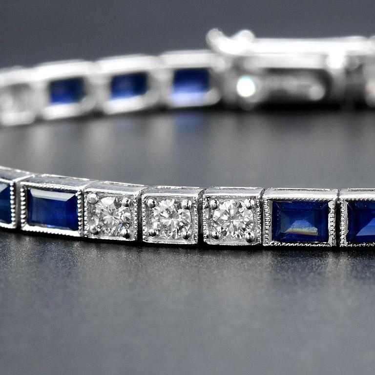 Taille carrée Alternate Square Shape Blue Sapphire & Diamond White Gold Tennis Line Bracelet en vente