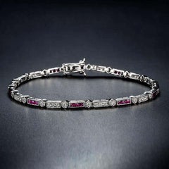 Pulsera de oro blanco de 14 quilates con triple línea de tenis de rubíes rojos y diamantes alternativos