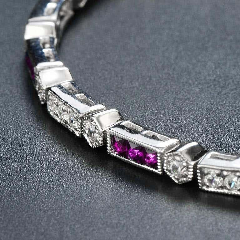 Alternate Triple Red Pink Ruby & Diamond Tennis Line 14K White Gold Bracelet (Art déco) im Angebot