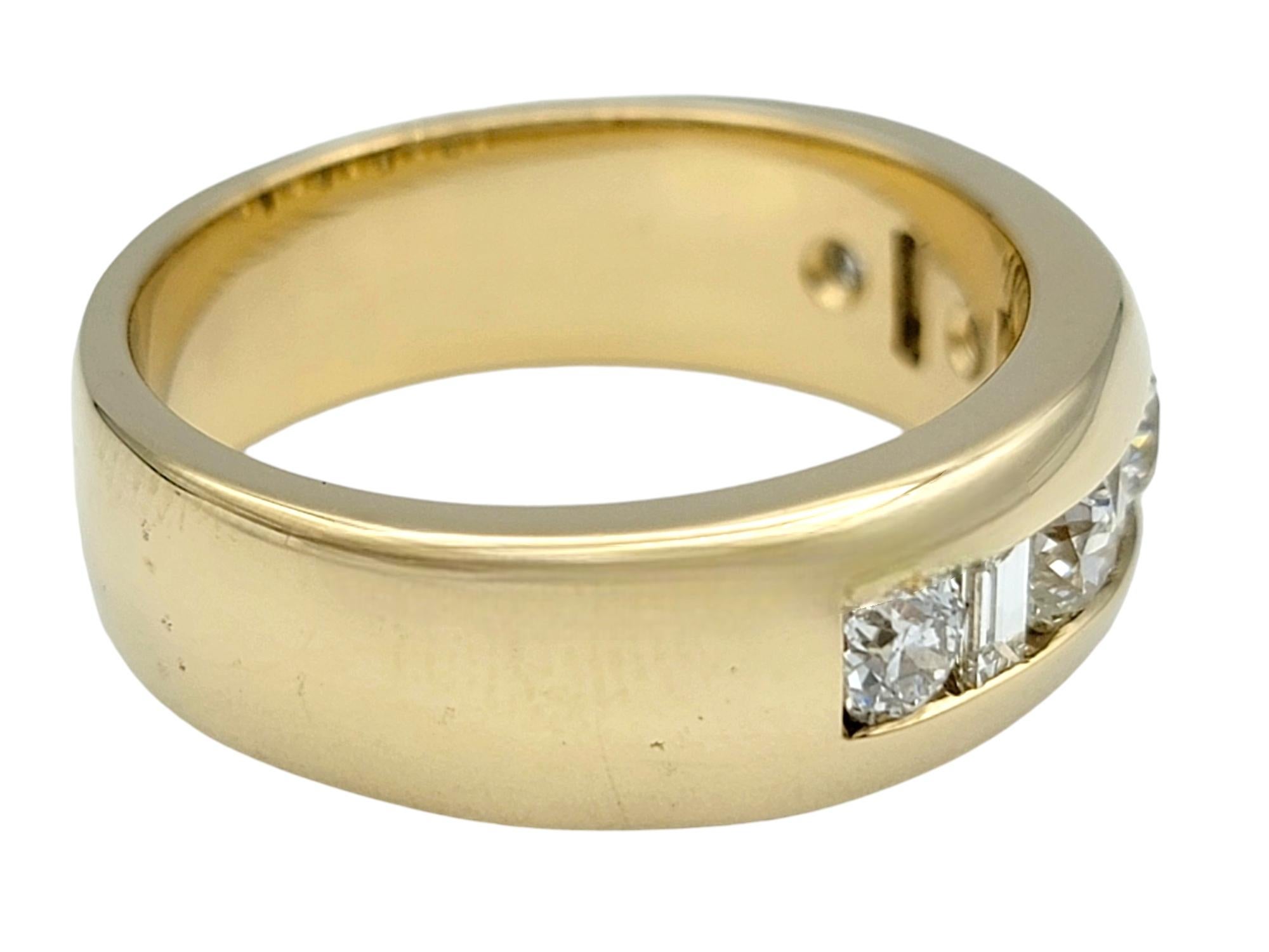 da uomo o donna Anello a fascia con diamanti tondi e baguette incastonati a canali alternati in oro 14 carati in vendita