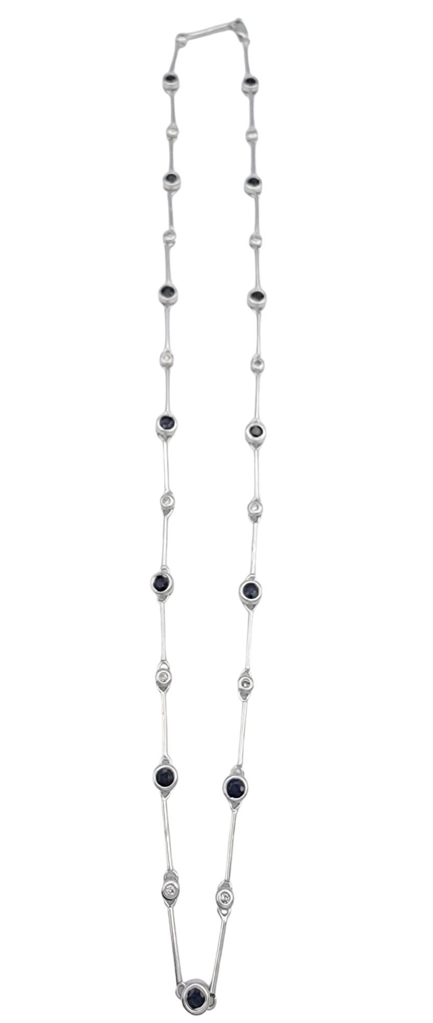 Taille ronde Collier en or blanc 14 carats à maillons alternés de diamants et de saphirs A Link en vente