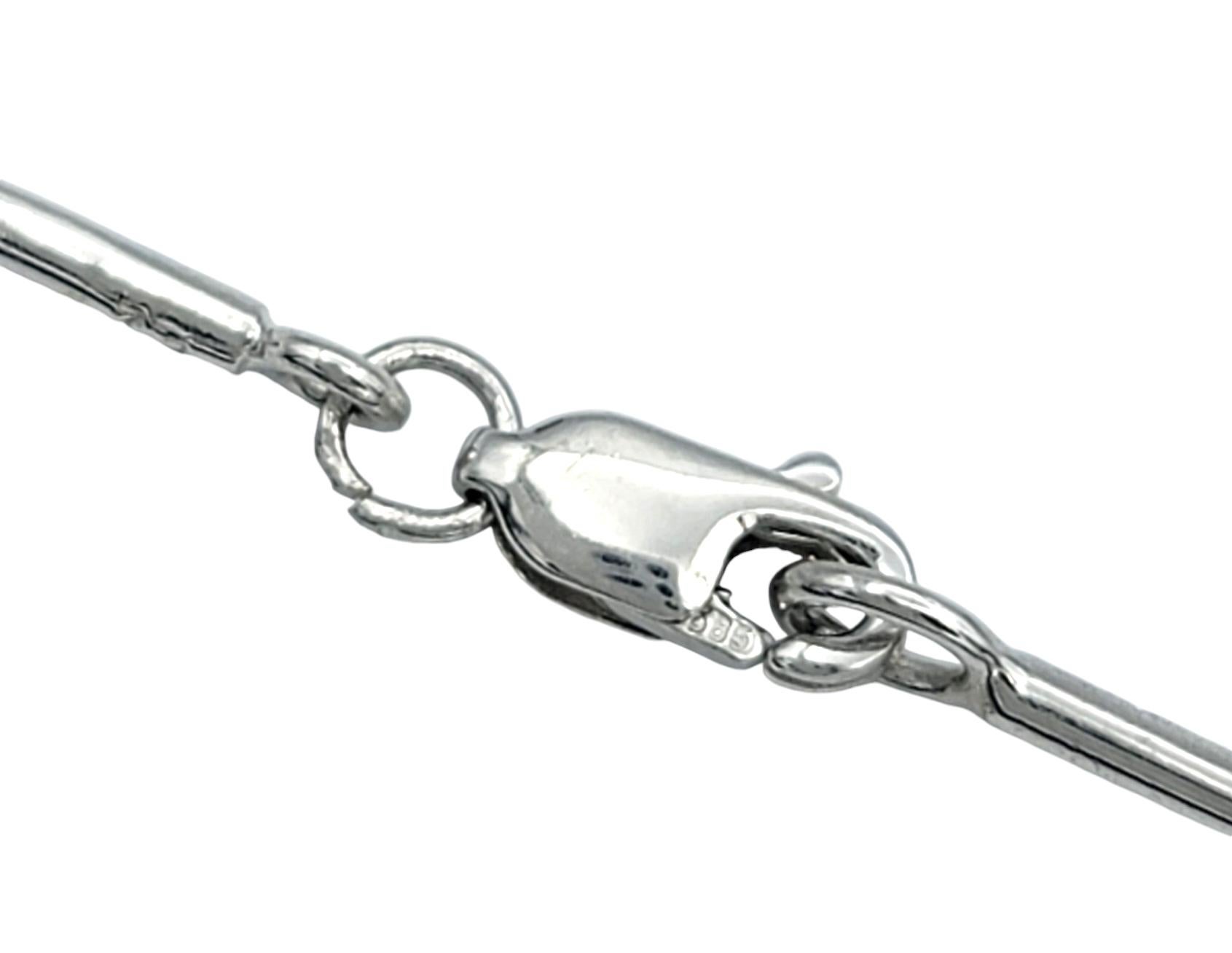 Collier en or blanc 14 carats à maillons alternés de diamants et de saphirs A Link Pour femmes en vente