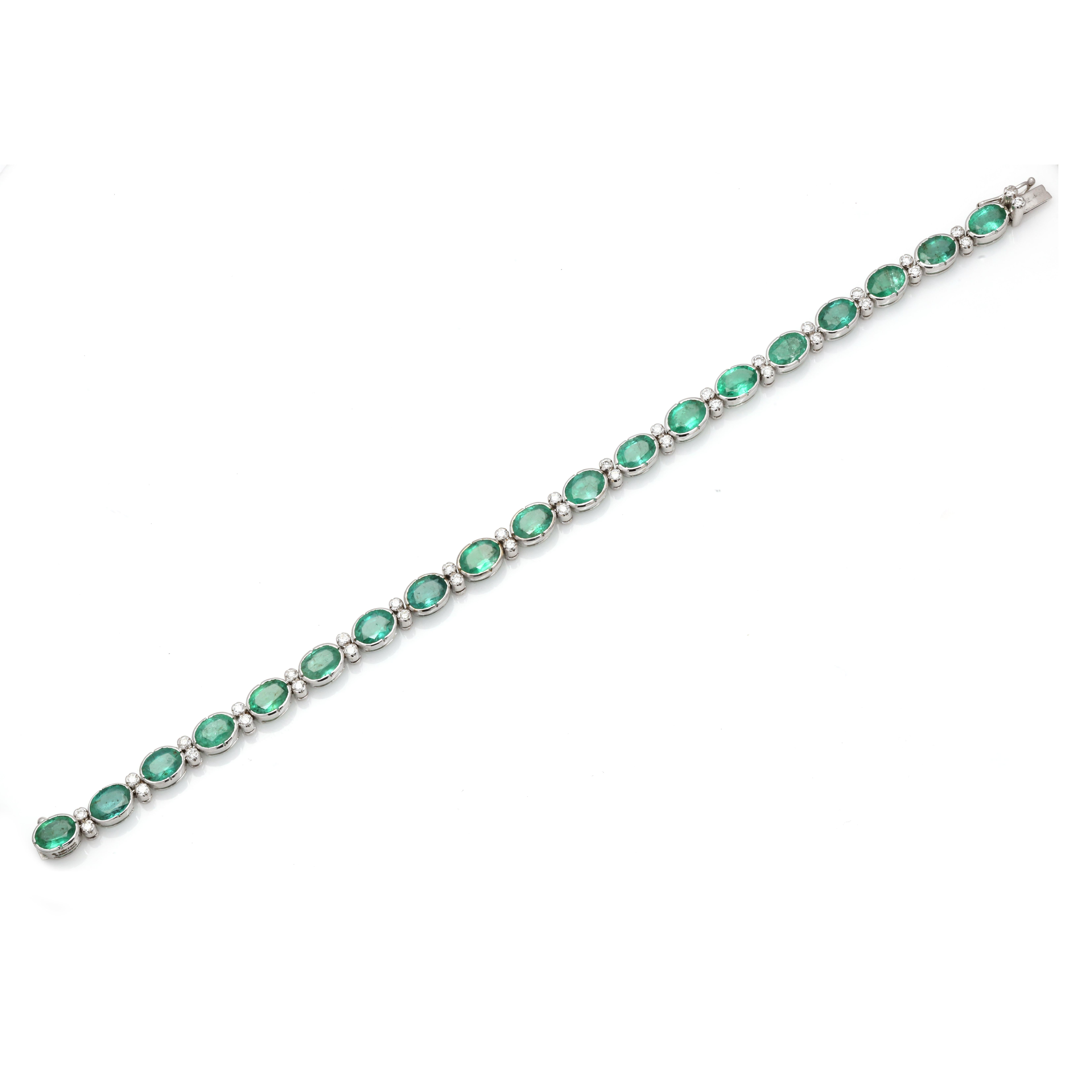 Contemporary 14.15 ct Emerald Alternating Diamond Wedding Tennis Bracelet in 18K White Gold For Sale