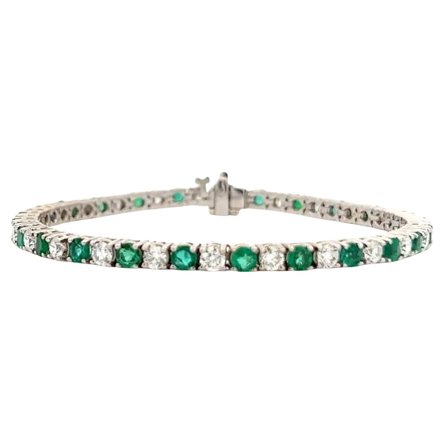 Bracelet d'émeraudes alternées