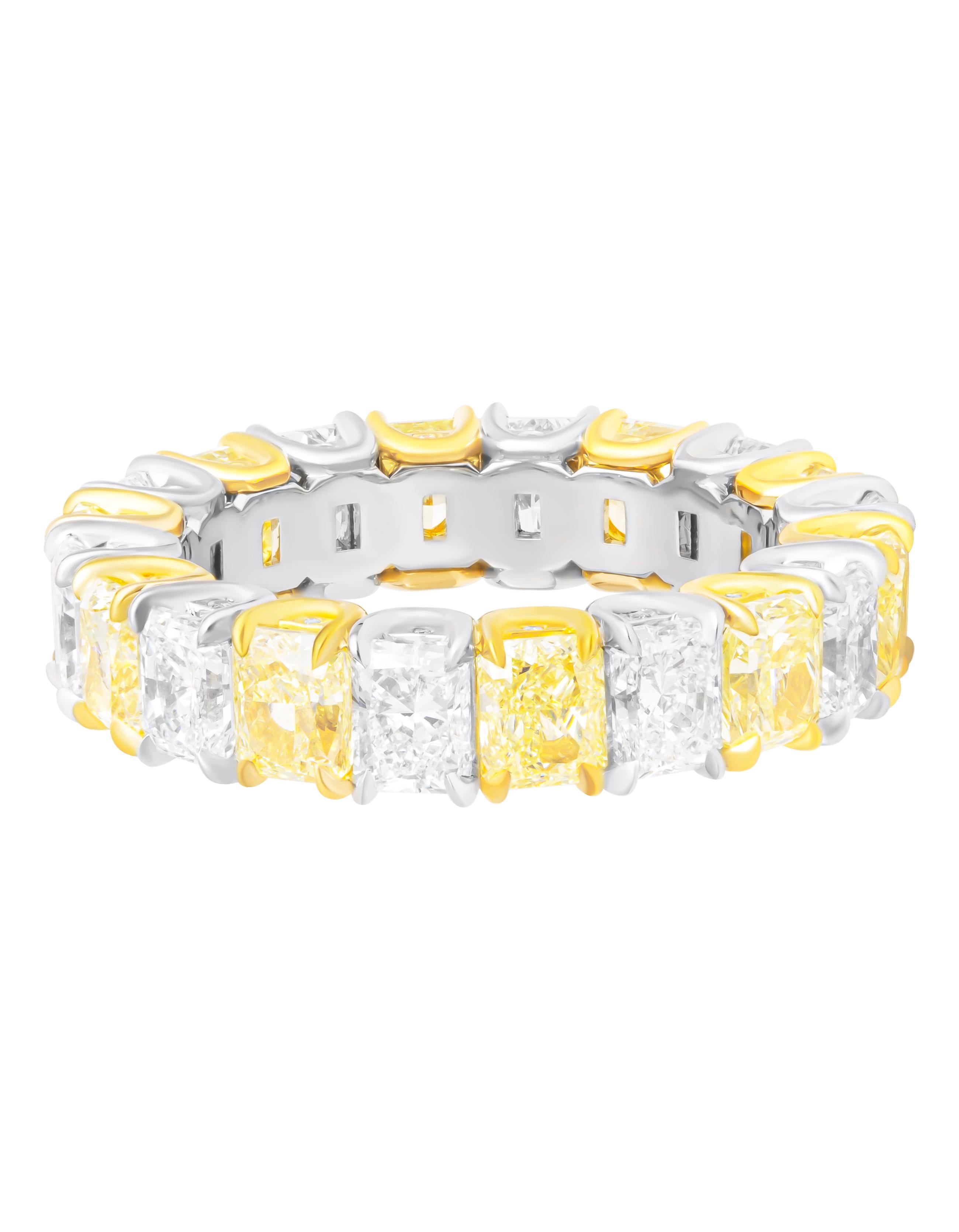 Alternating Eternity-Ring mit gelben und weißen Diamanten im Strahlenschliff im Fancy-Schliff (Moderne) im Angebot
