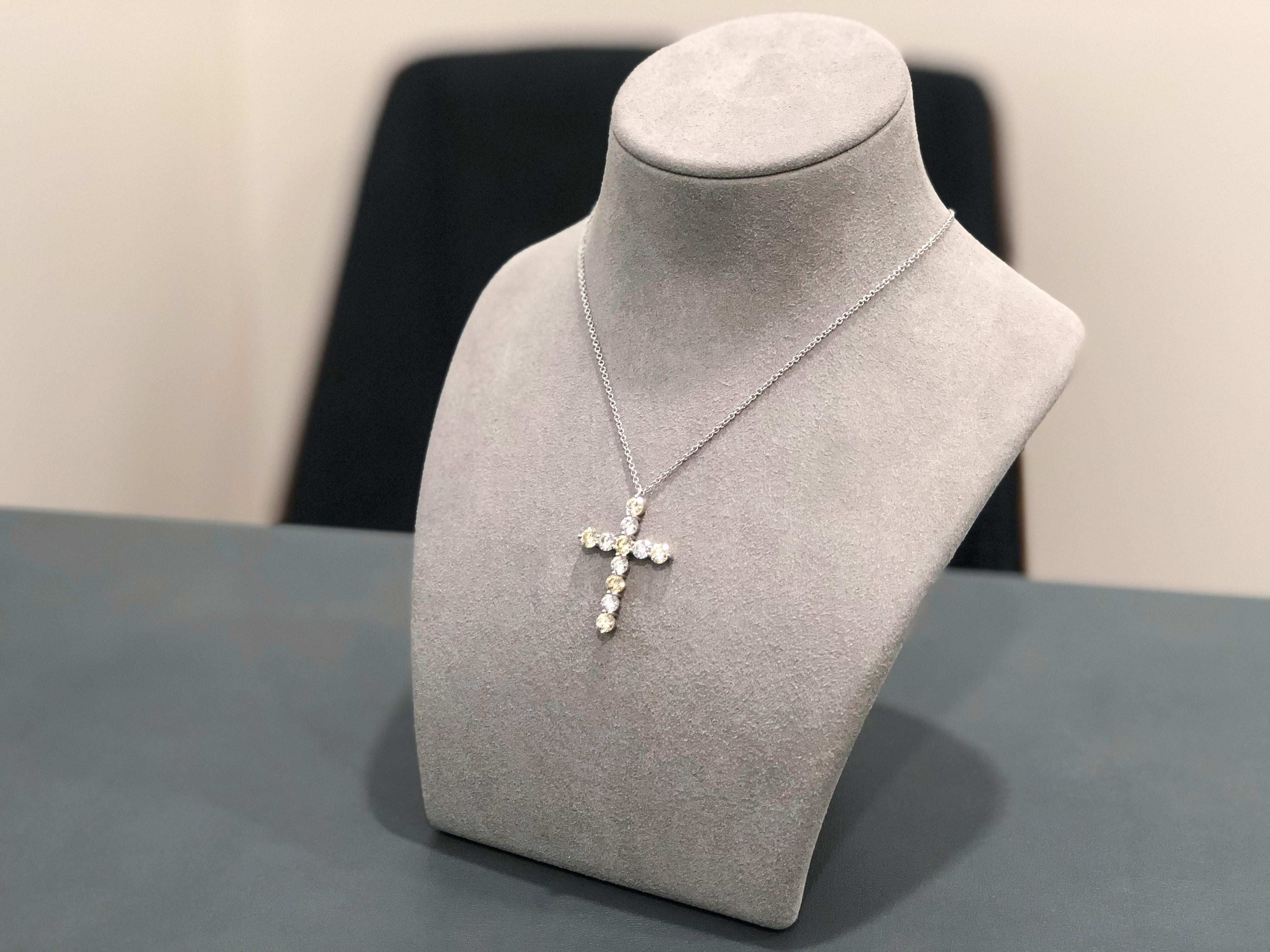 Round Cut 4.32 Carats Total Alternating Yellow and White Diamond Cross Pendant Necklace For Sale