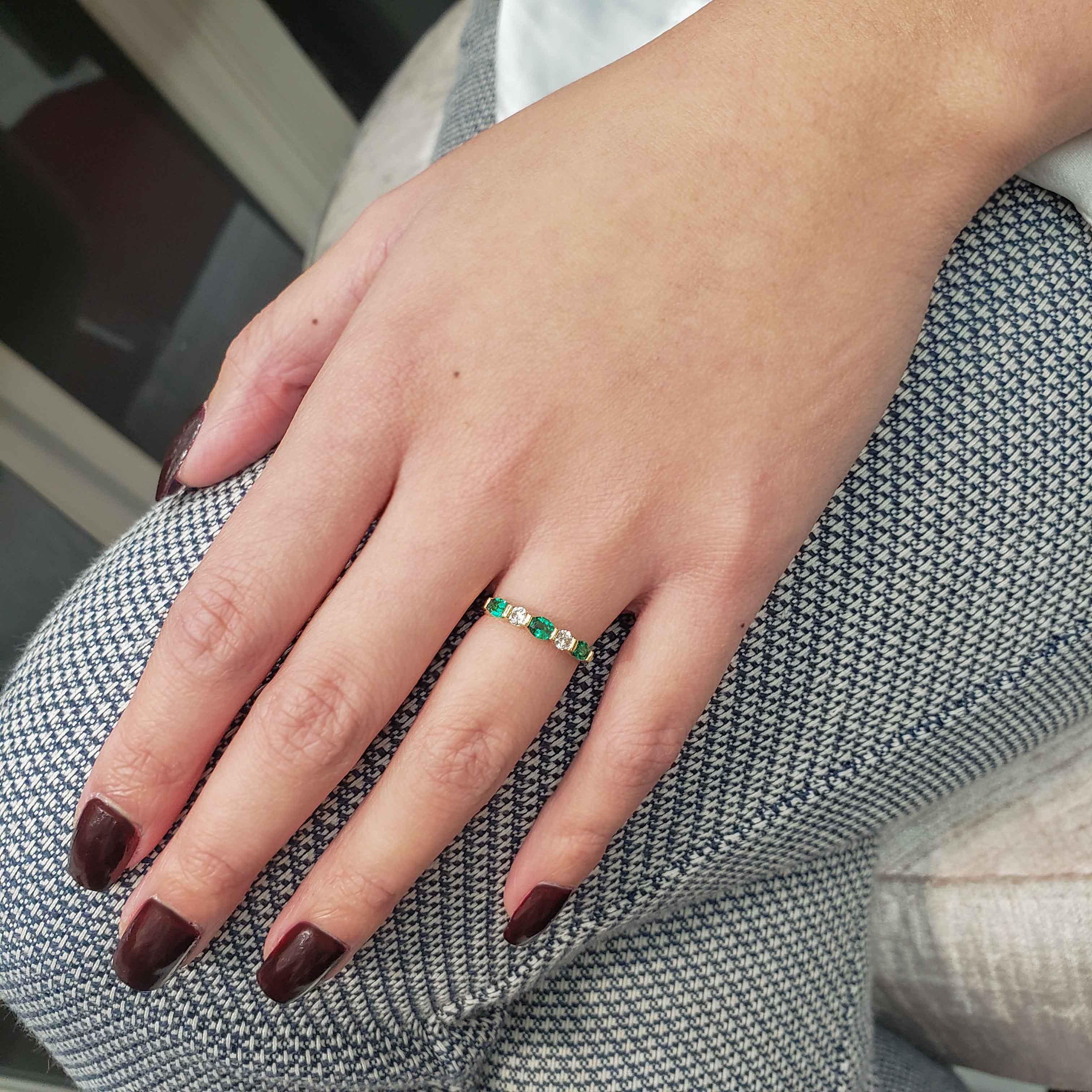 Contemporary Alternating Green Emerald and Diamond Five-Stone Ring