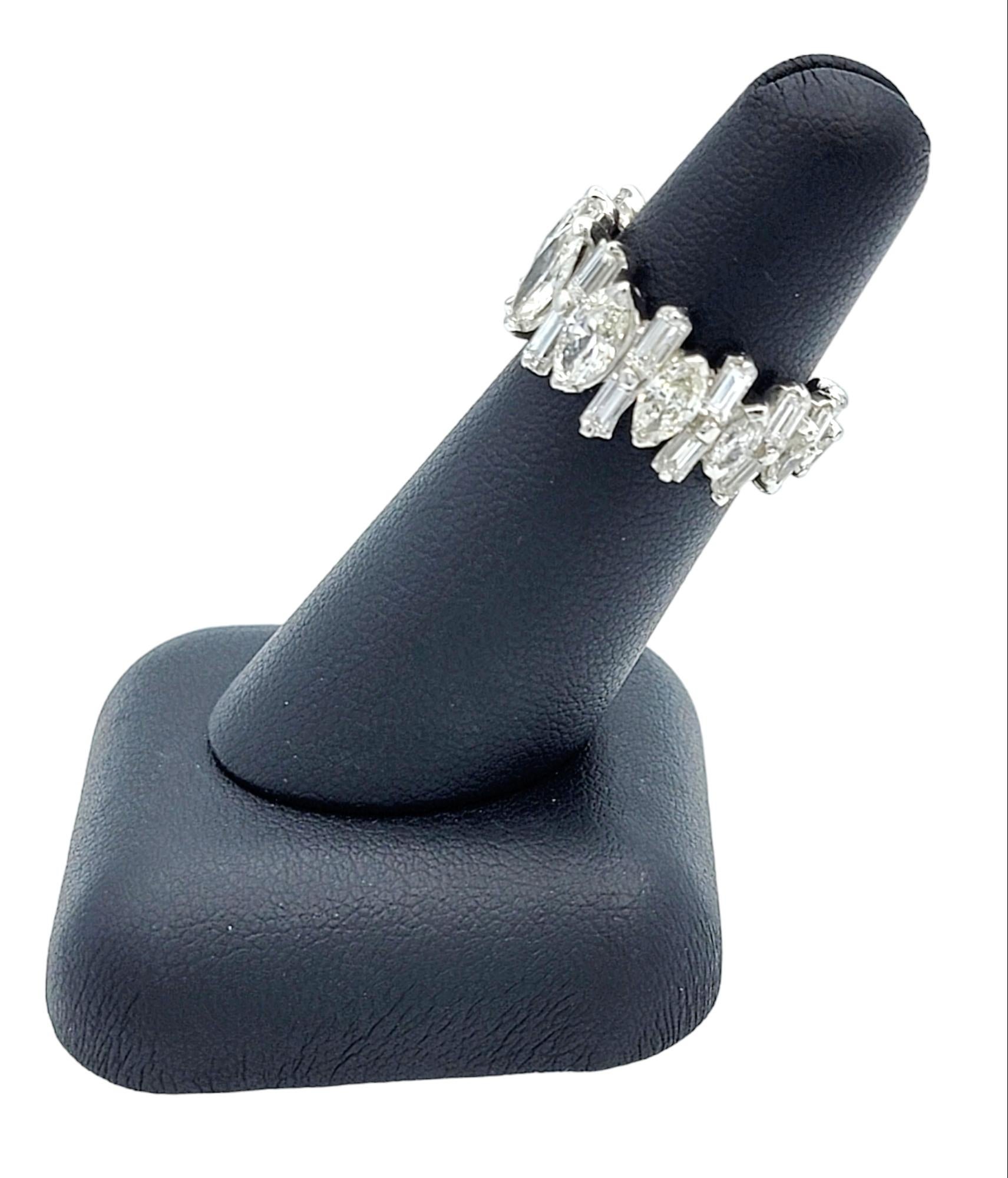 Abgestufter Ring mit Marquise und Baguette-Diamanten aus Platin im Angebot 2