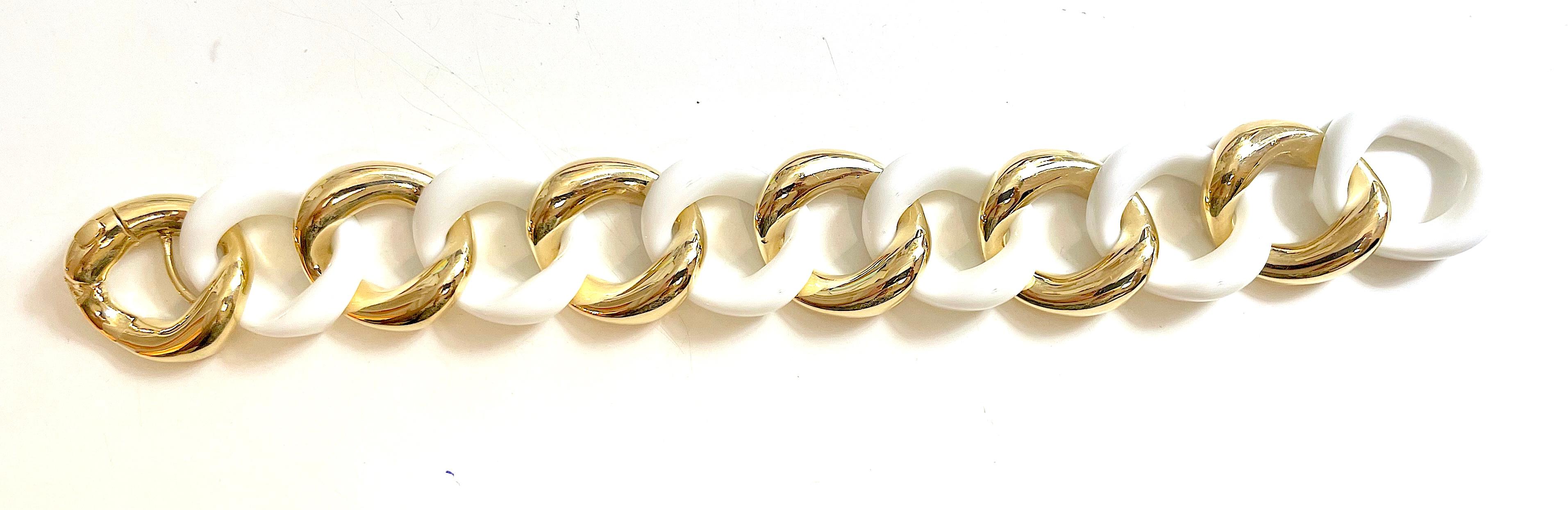 Alternating Multi Wood and Gold Curved Link Bracelet For Sale 1