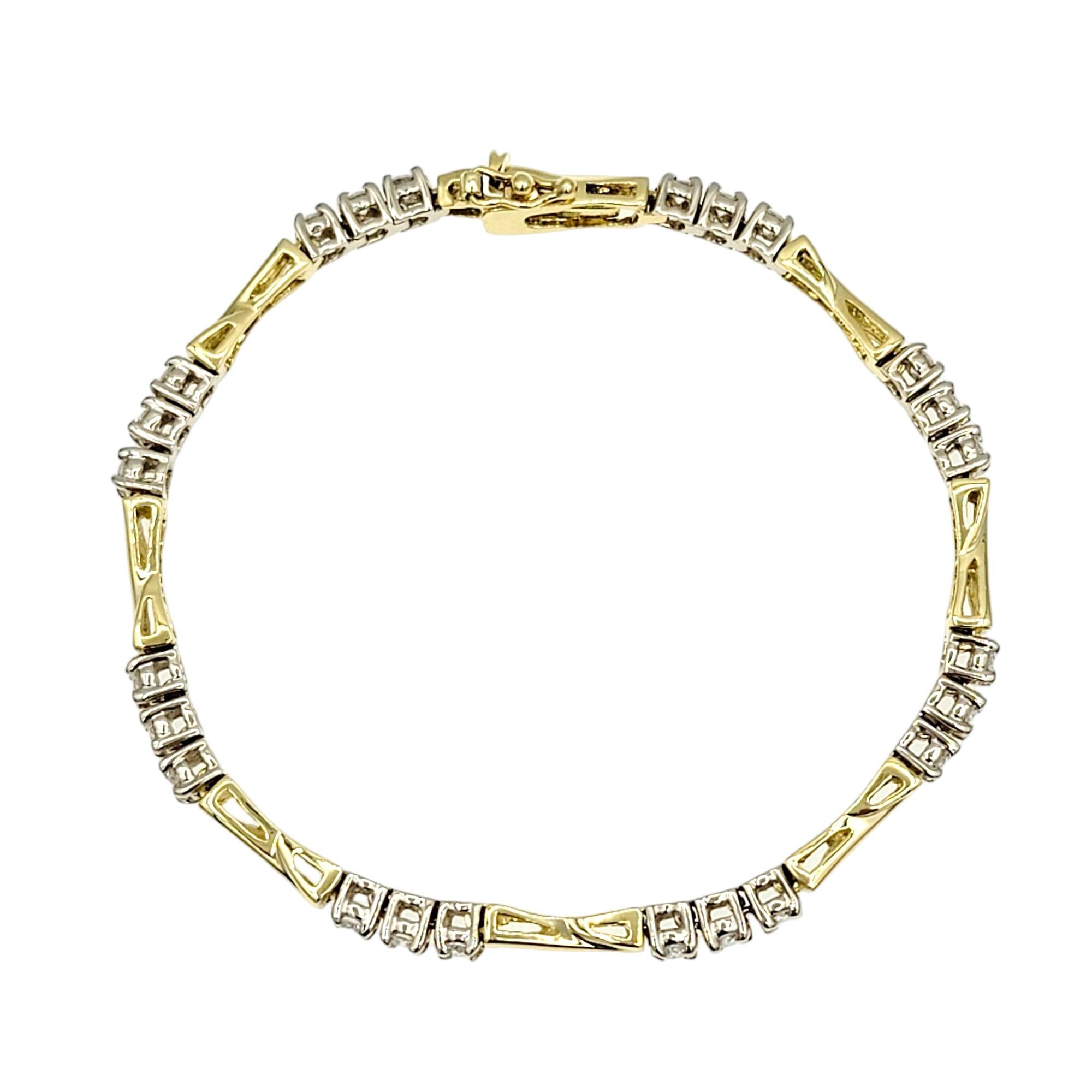 Contemporaneo Bracciale con diamanti rotondi alternati e X allungata A Link in oro giallo 18 carati in vendita
