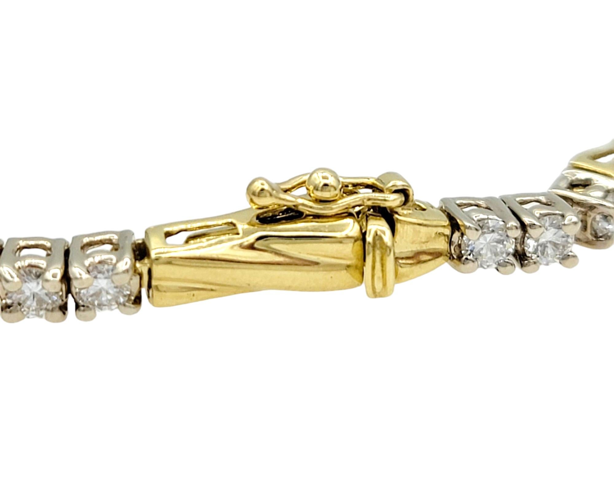 Bracciale con diamanti rotondi alternati e X allungata A Link in oro giallo 18 carati In condizioni buone in vendita a Scottsdale, AZ