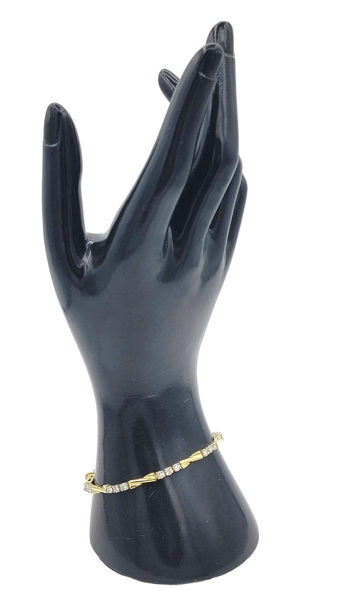 Bracciale con diamanti rotondi alternati e X allungata A Link in oro giallo 18 carati in vendita 2