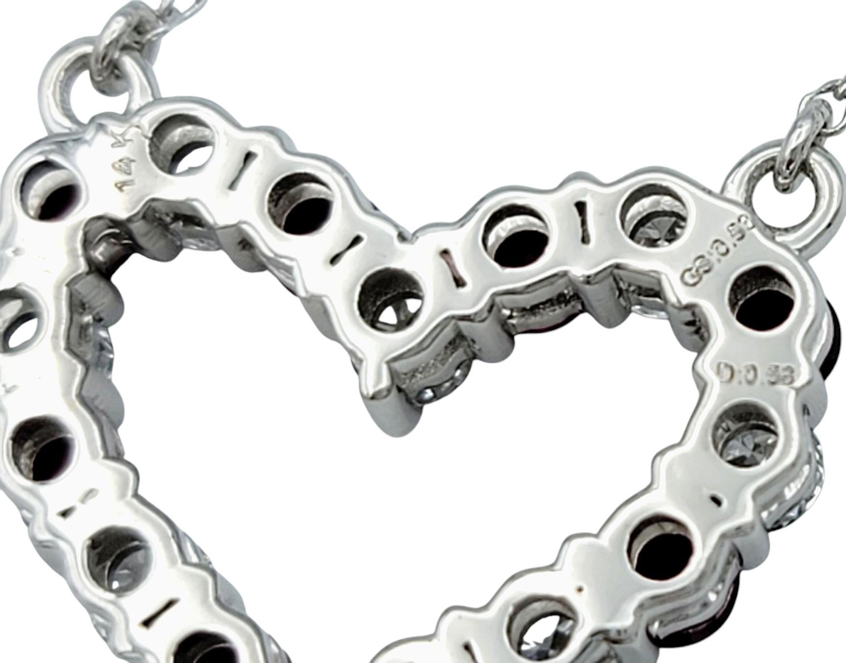 Donna Collana con ciondolo a cuore aperto con rubini e diamanti alternati in oro bianco 14 carati in vendita