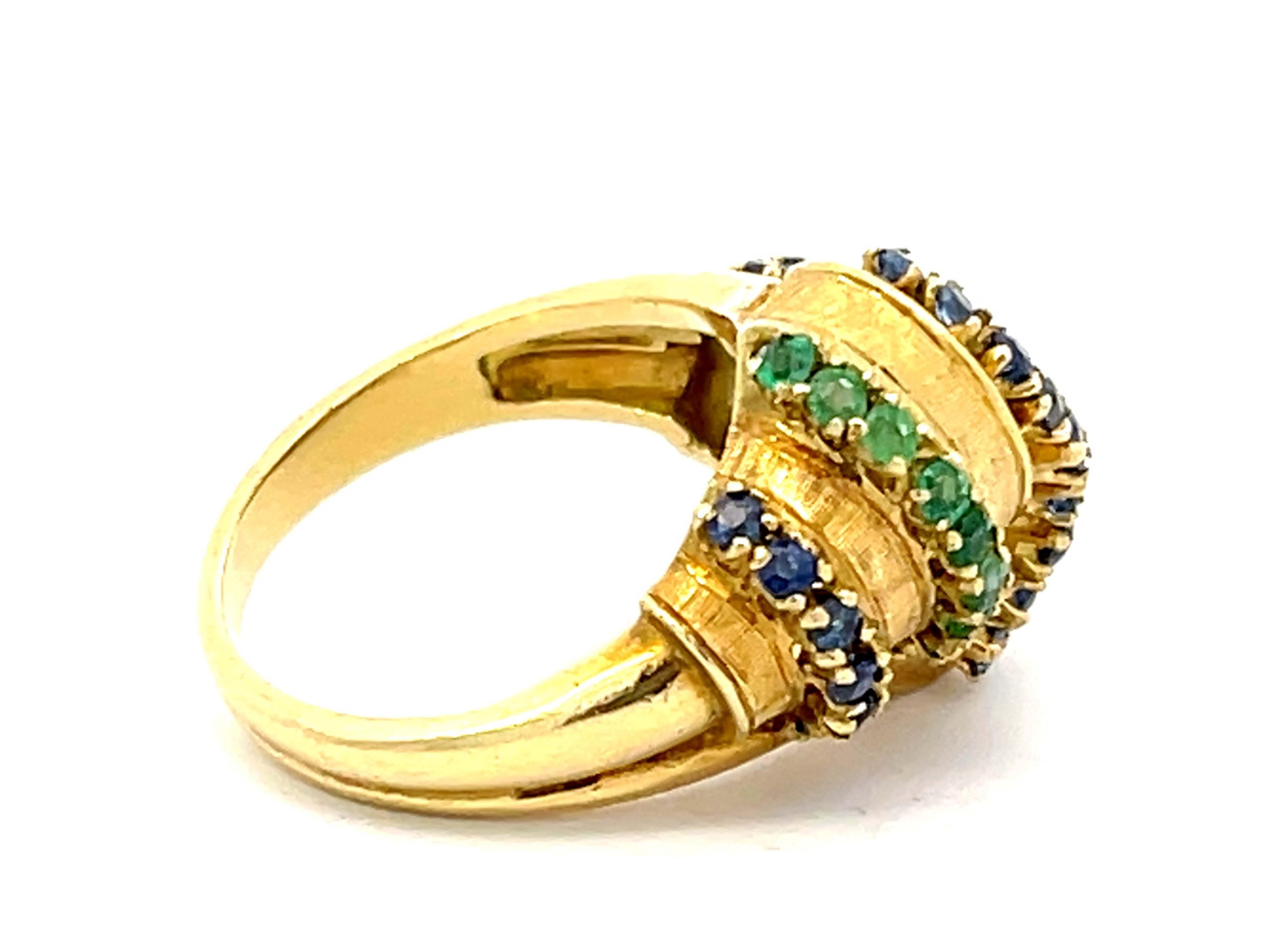 Alternating Sapphire and Emerald Rows Vintage Ring in 18k Yellow Gold In Excellent Condition For Sale In Honolulu, HI