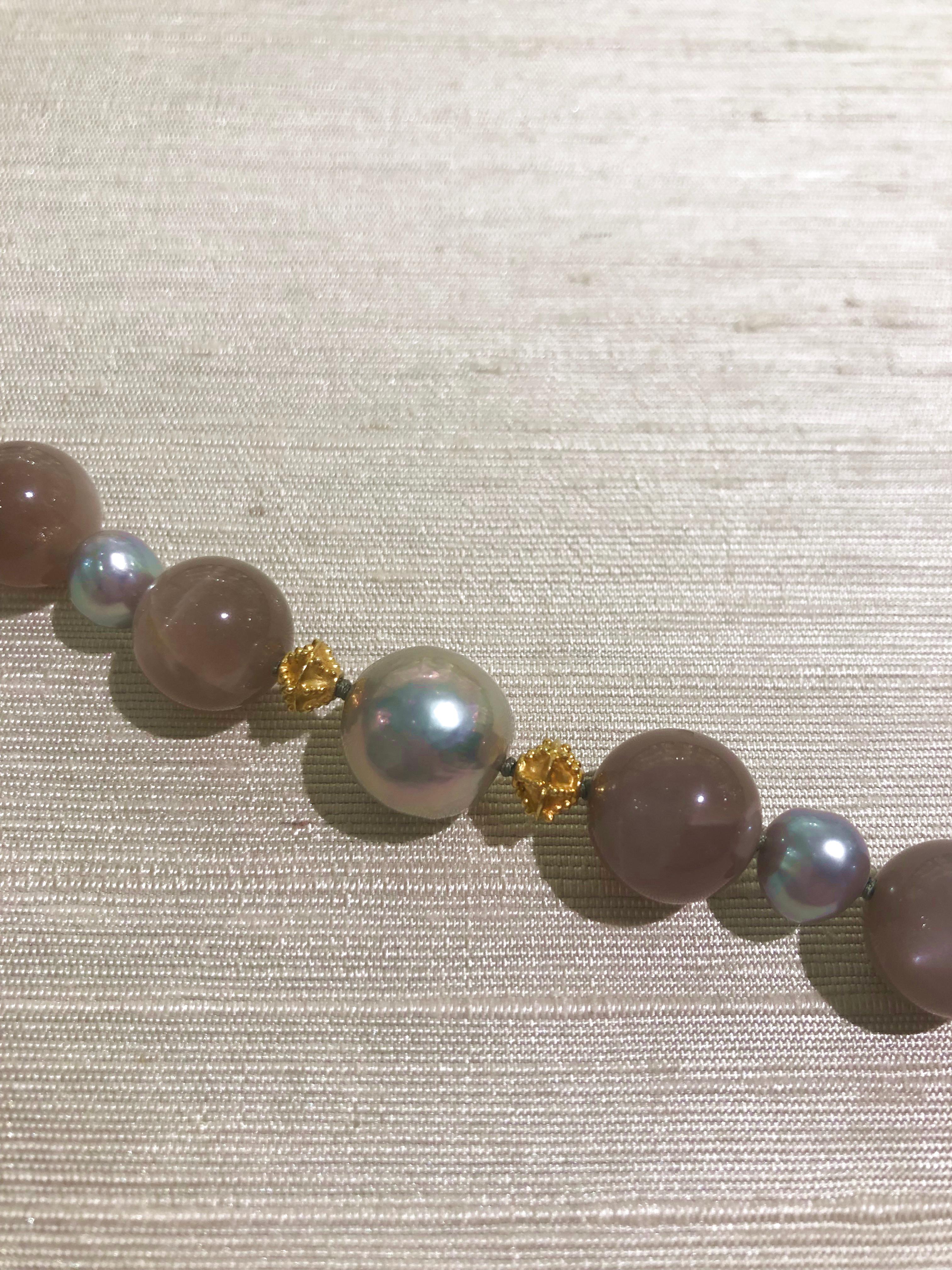 Grey Moonstone, Freshwater Pearl and Gold Bead Necklace In New Condition In Central, HK